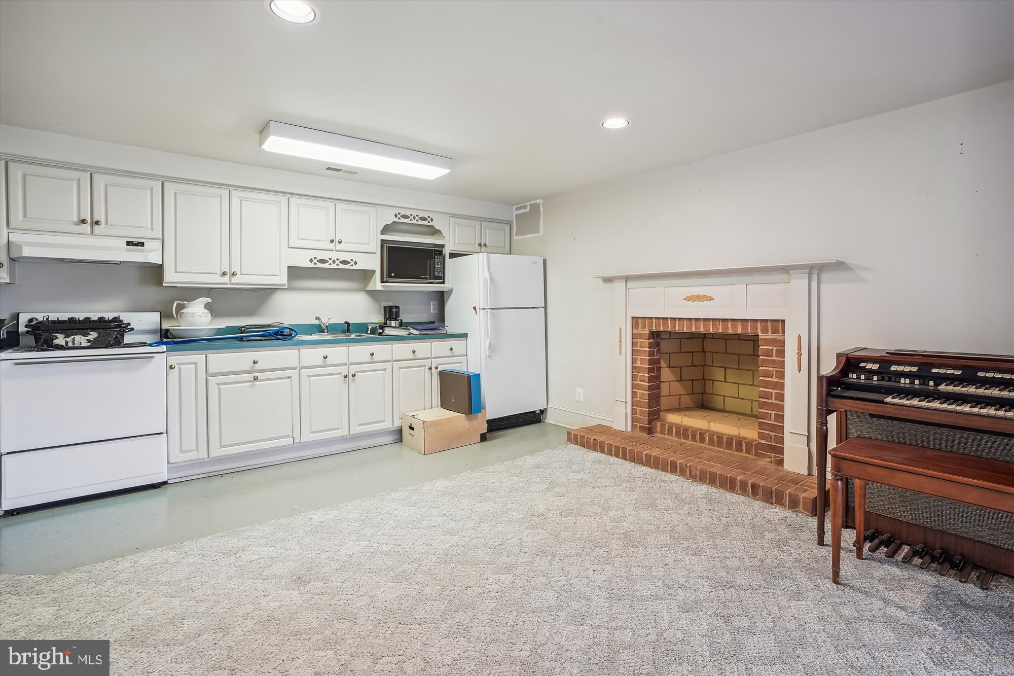 VILLAGE HAMLET - Residential