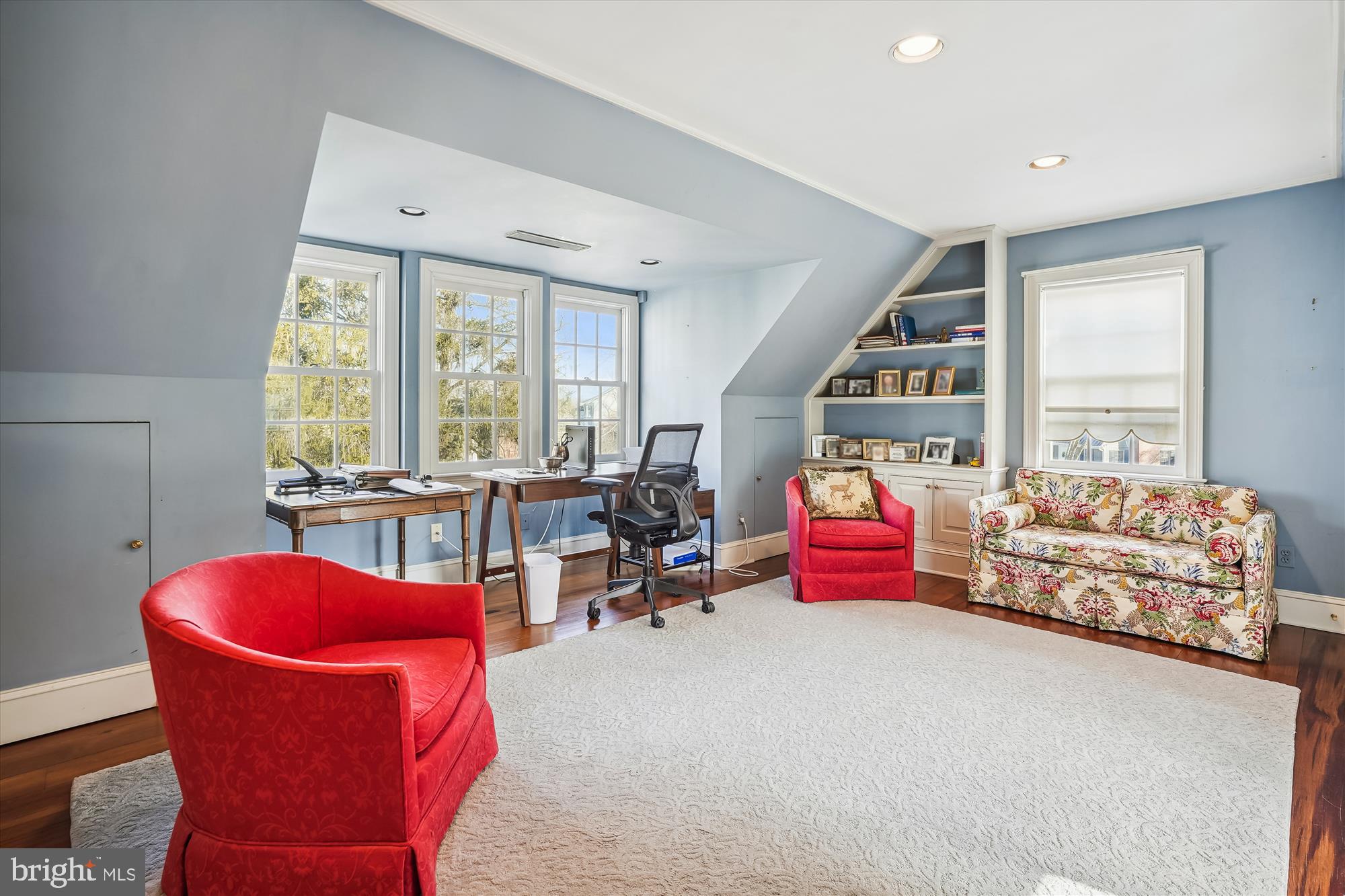 VILLAGE HAMLET - Residential