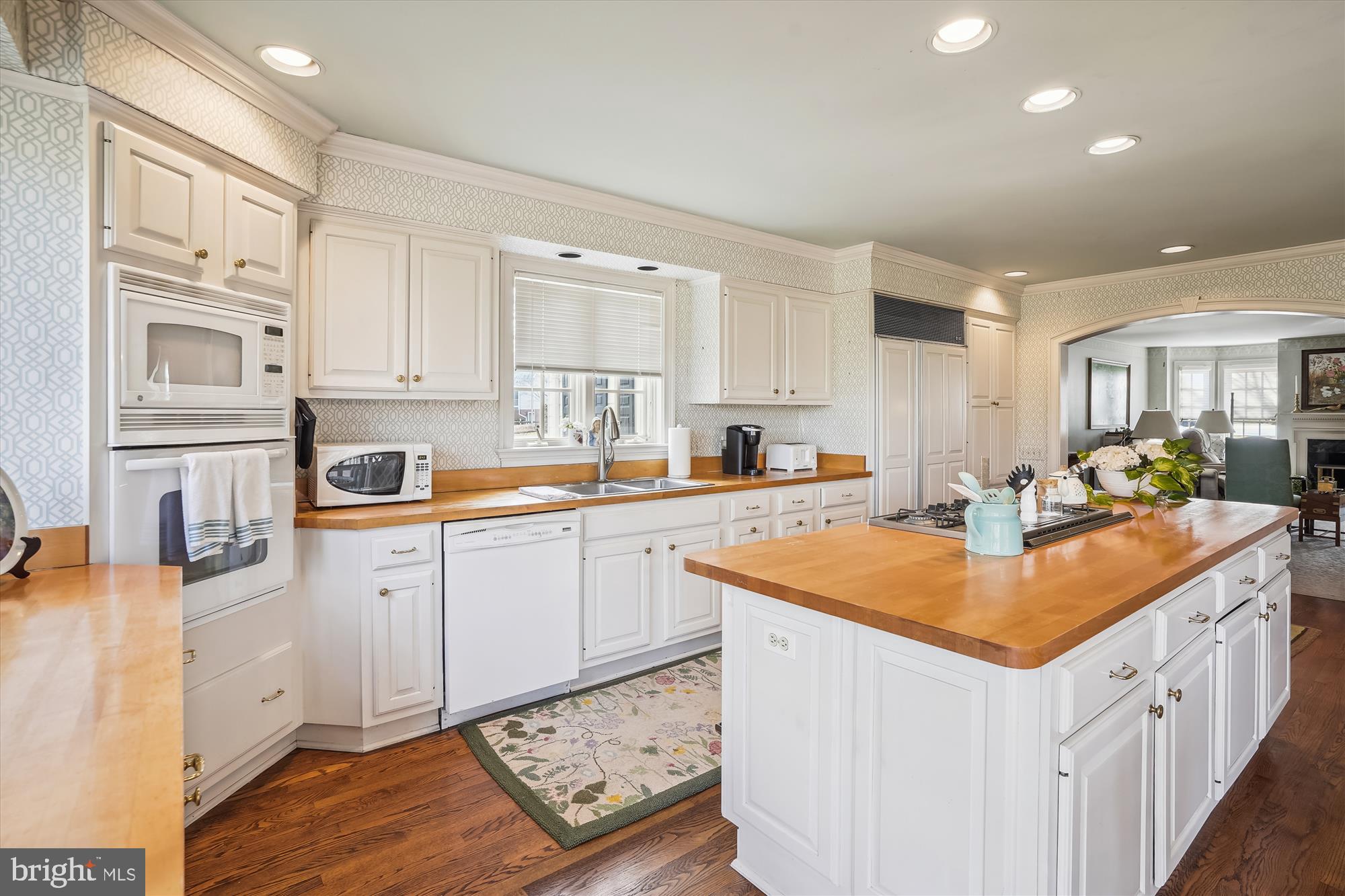 VILLAGE HAMLET - Residential