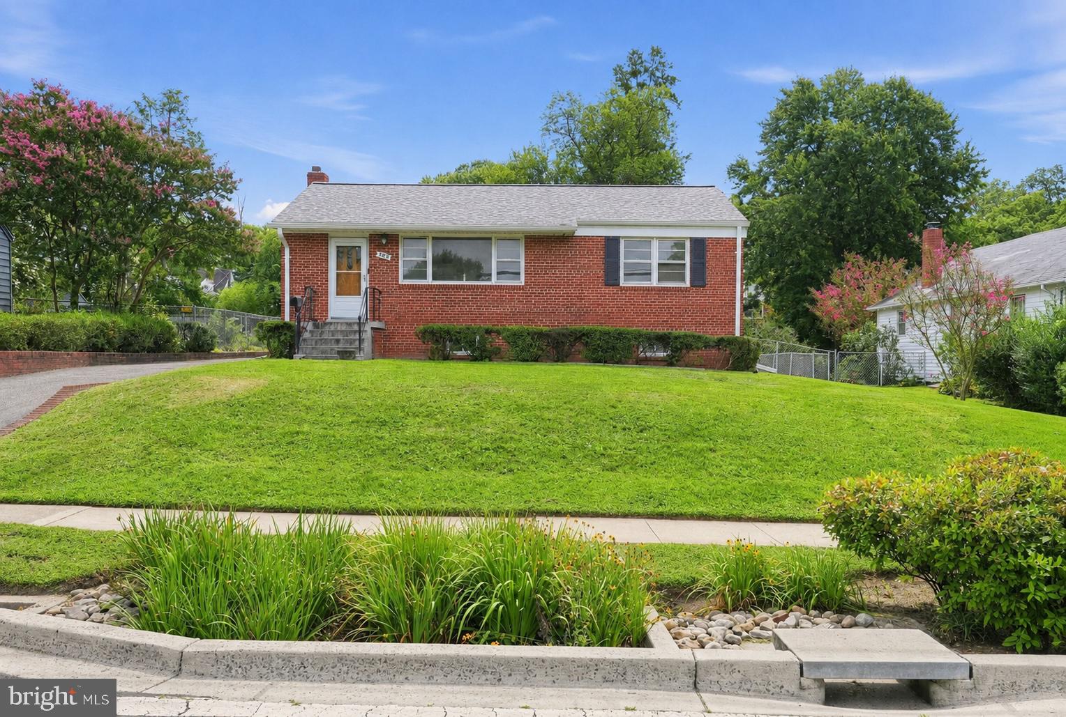 728 DENNIS AVENUE