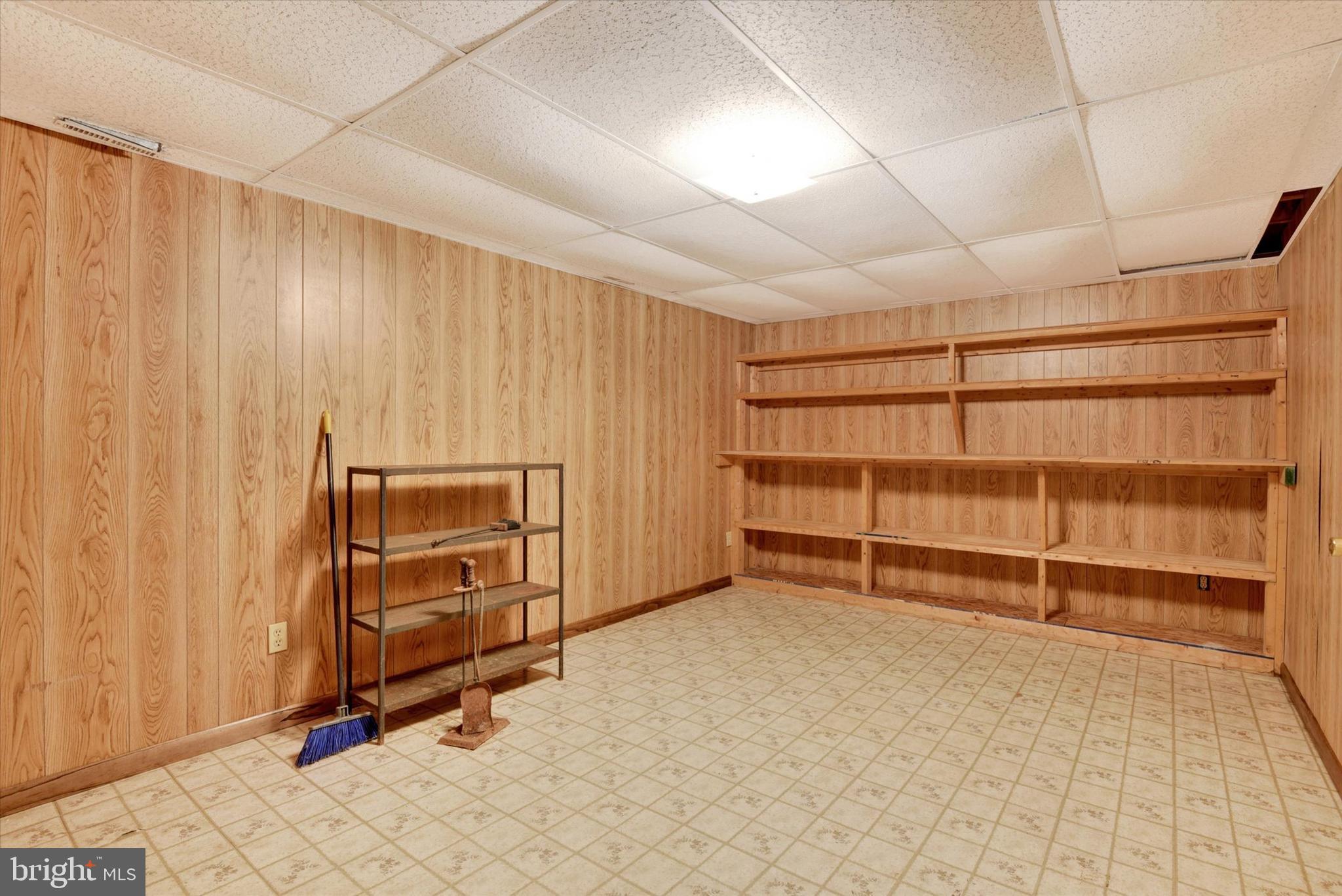 ROUGH N TUMBLE ACRES - Residential