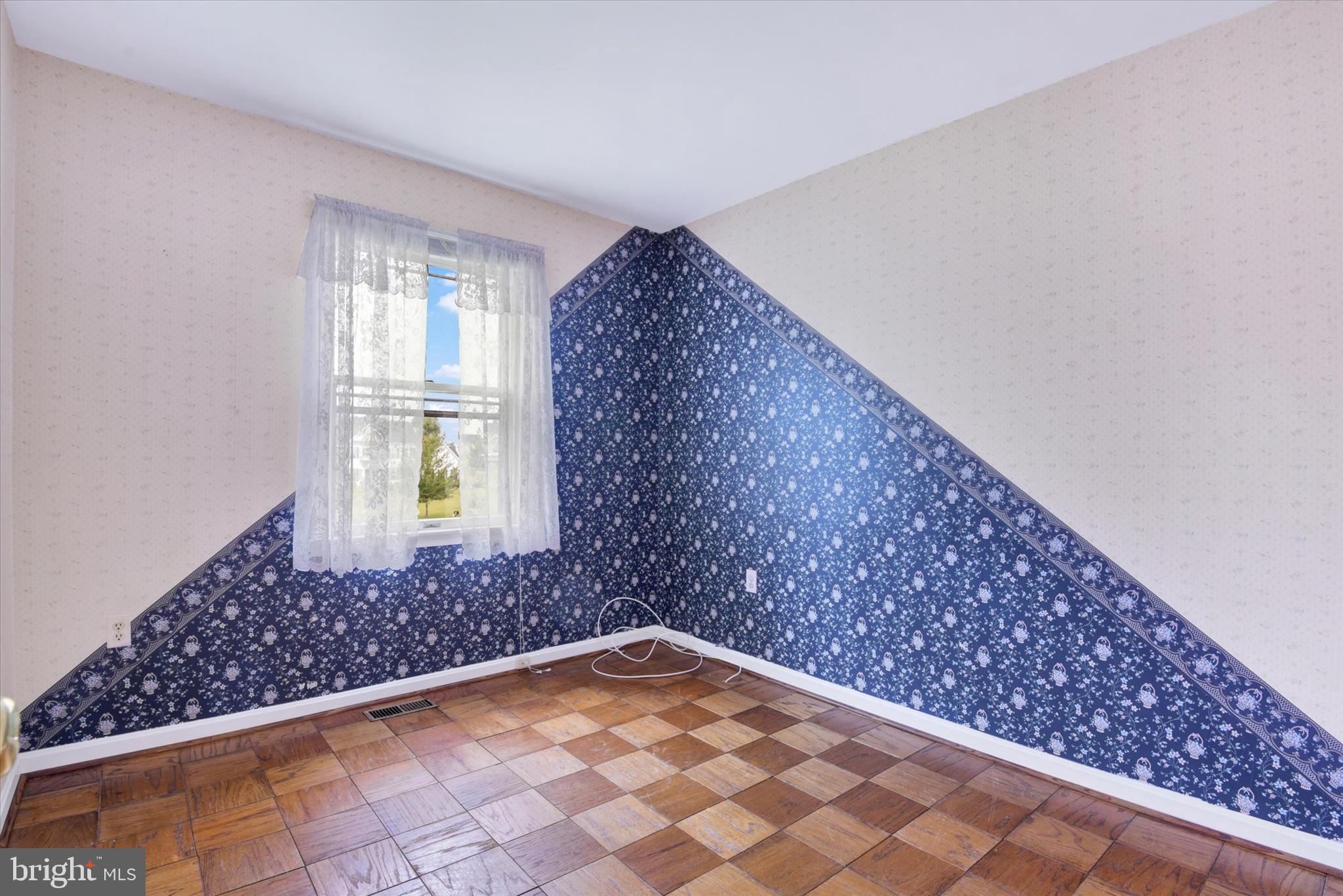 ROUGH N TUMBLE ACRES - Residential