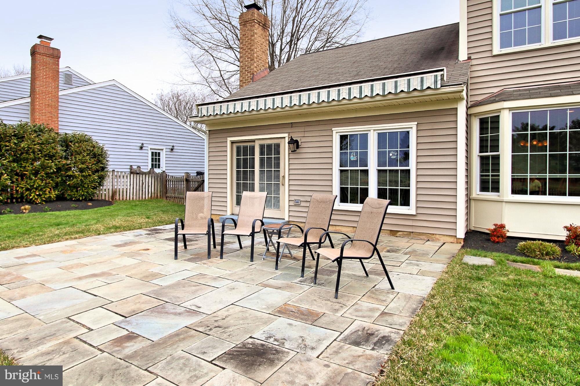 COUNTRY CLUB MANOR - Residential