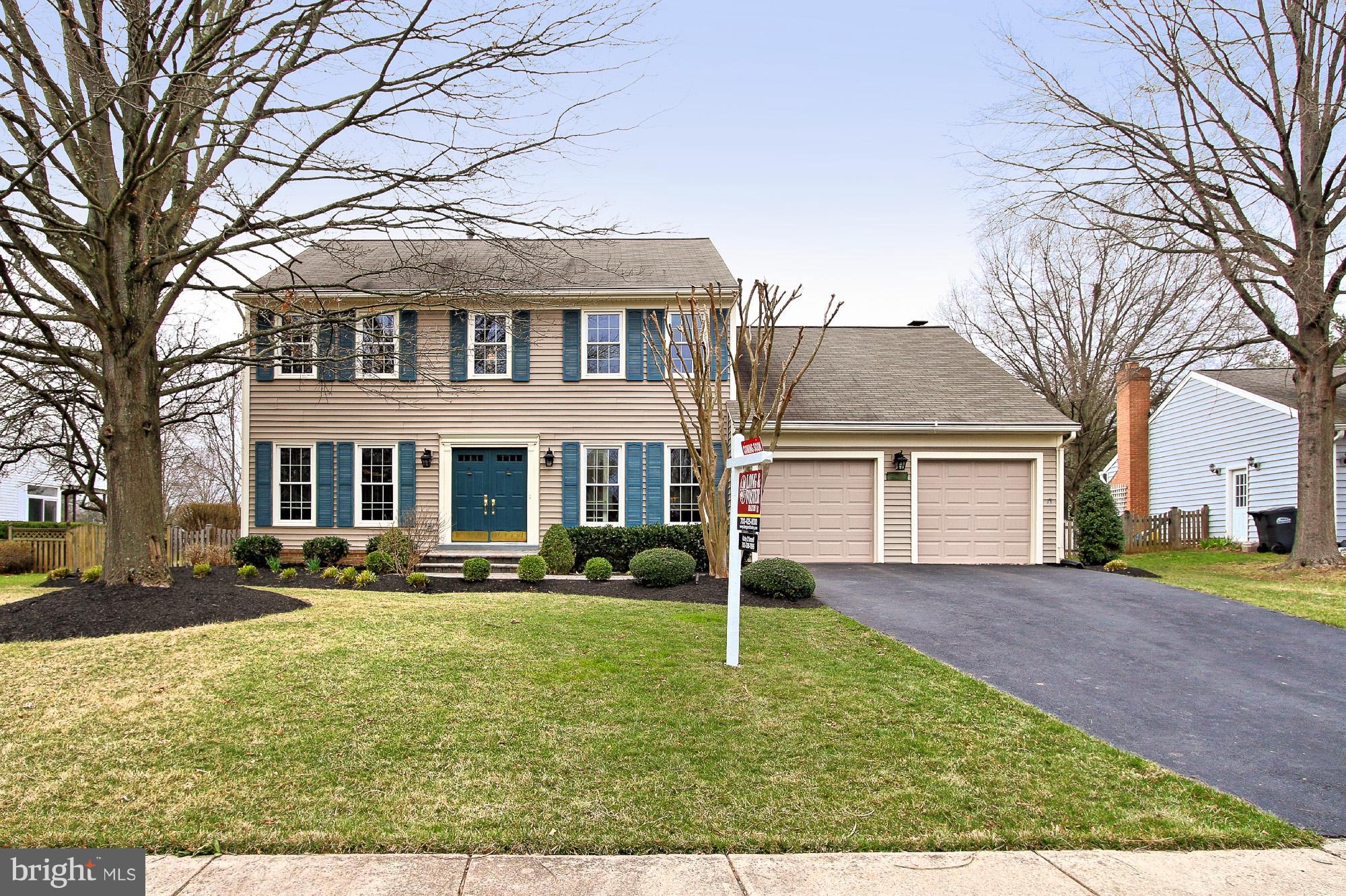 COUNTRY CLUB MANOR - Residential