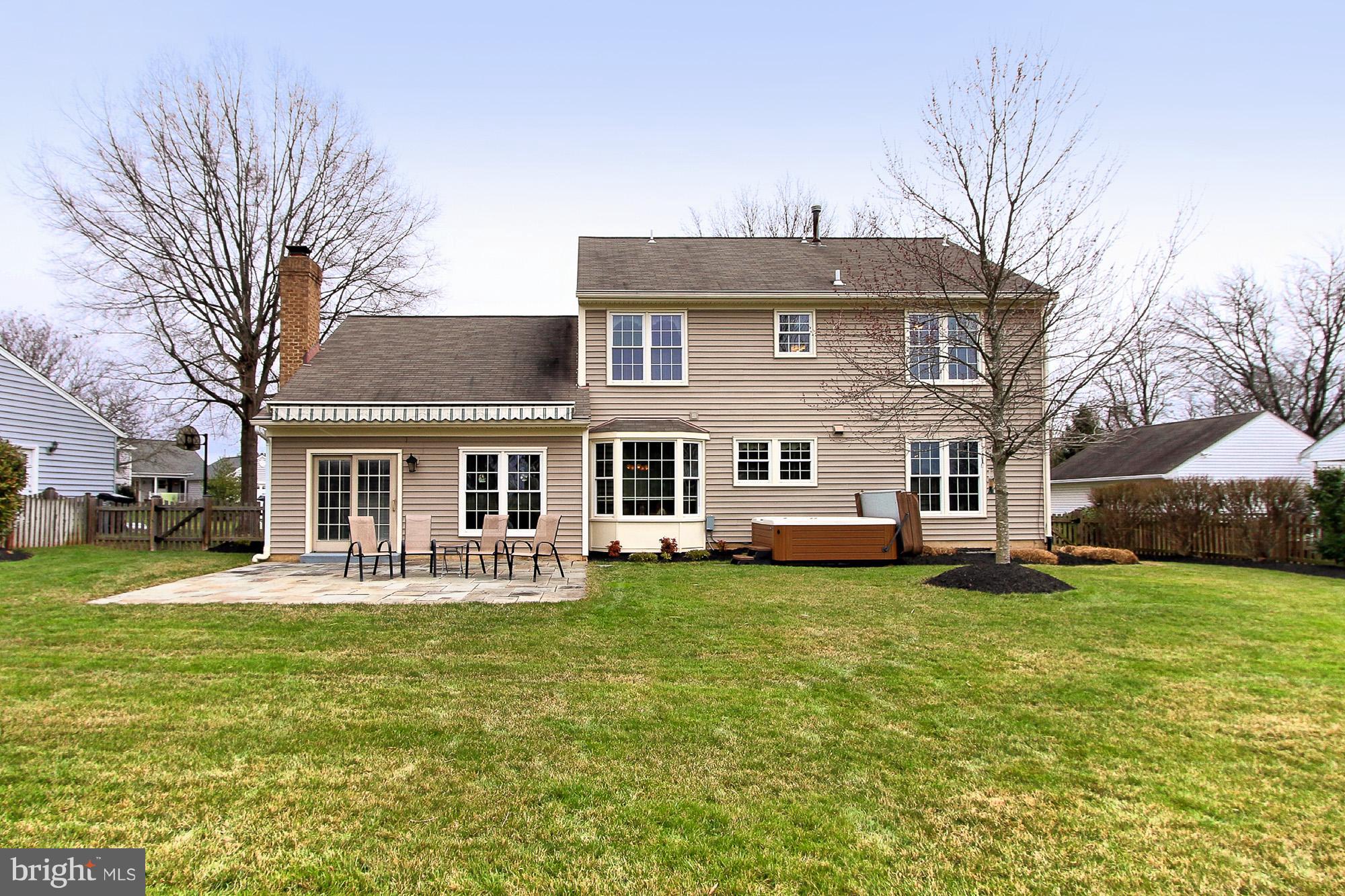 COUNTRY CLUB MANOR - Residential