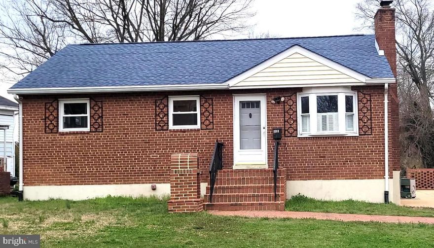 Great Location!! Single Family Home in Woodbridge. 4 BD/ 2 FB with New hardwood floor thru-out on main level. New stainless-steel appliances, new kitchen w/ granite countertop, painting and more. Basement Offers Large Family Room with Recessed Light, 1 Bedroom and Extra Living Space for Storage, Home Office or Workout Room, Remodeled Full Bathroom. Closed to convenience stores.