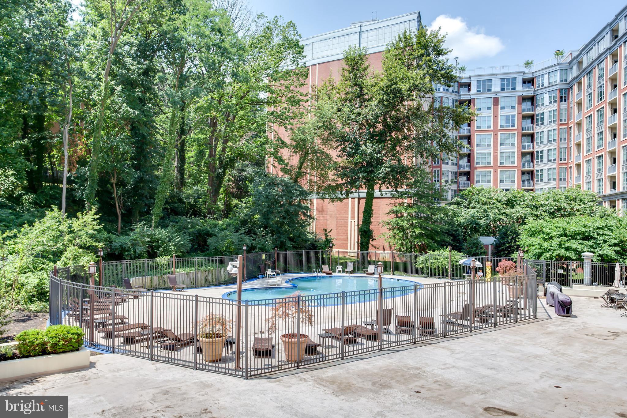 CARLYLE HOUSE - Residential Lease