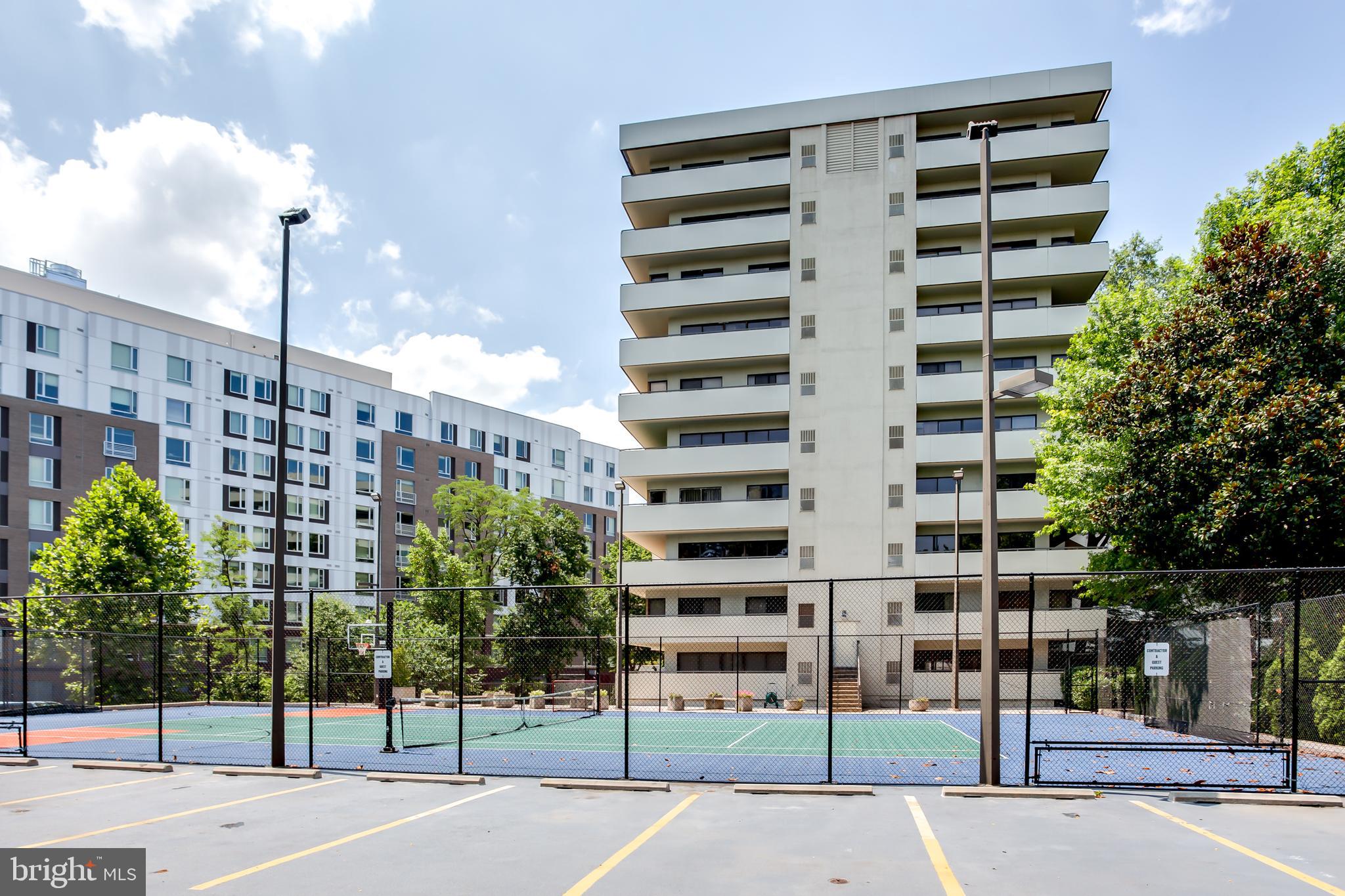 CARLYLE HOUSE - Residential Lease