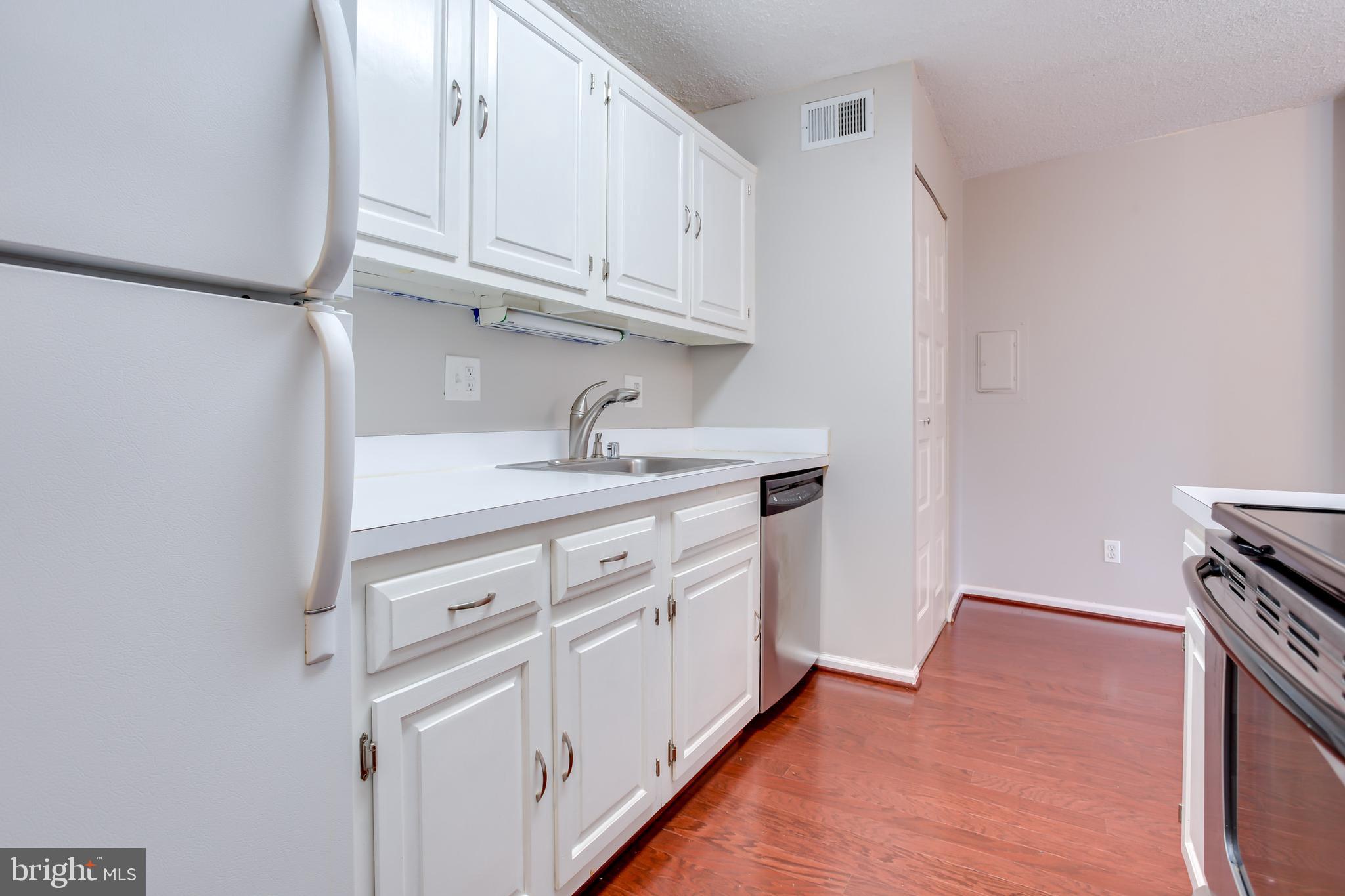 CARLYLE HOUSE - Residential Lease