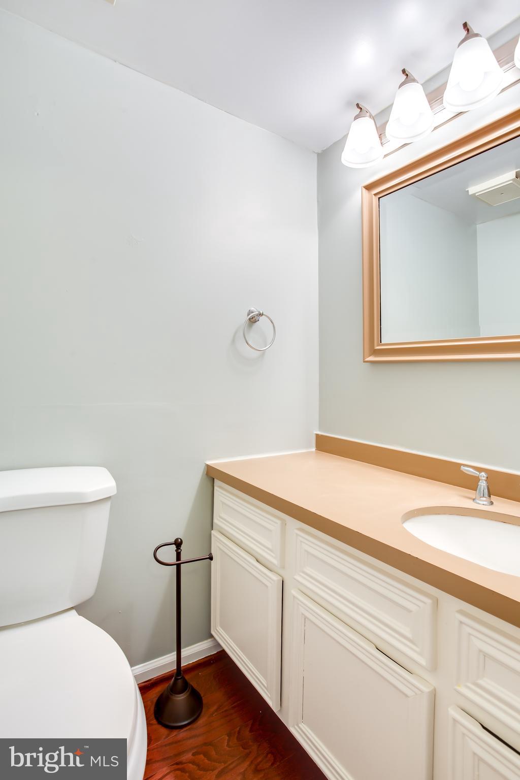 CARLYLE HOUSE - Residential Lease