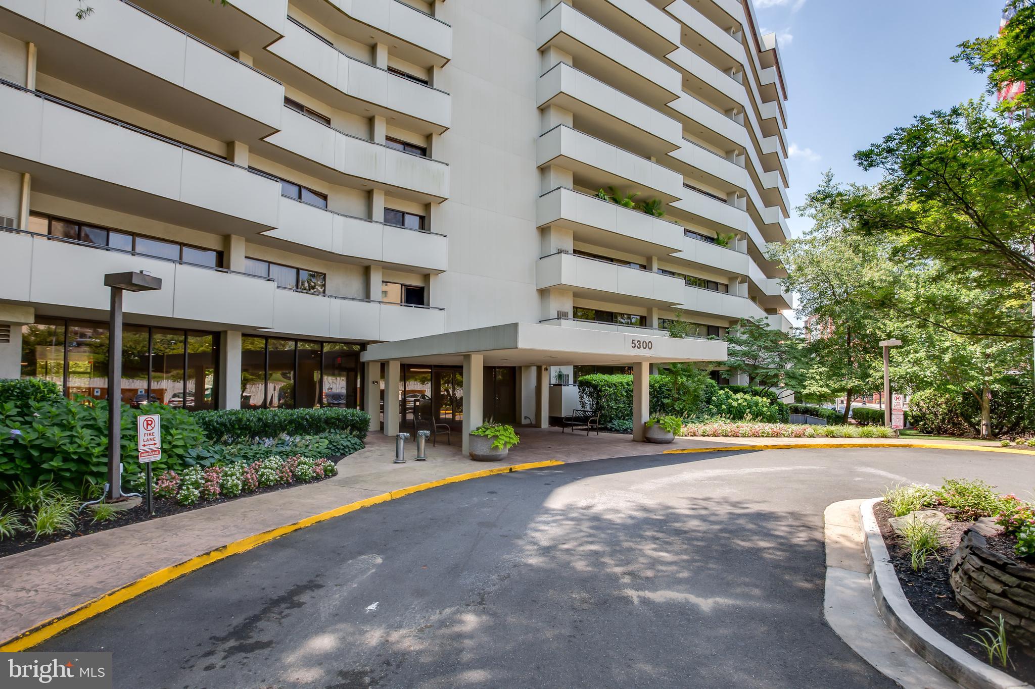 CARLYLE HOUSE - Residential Lease