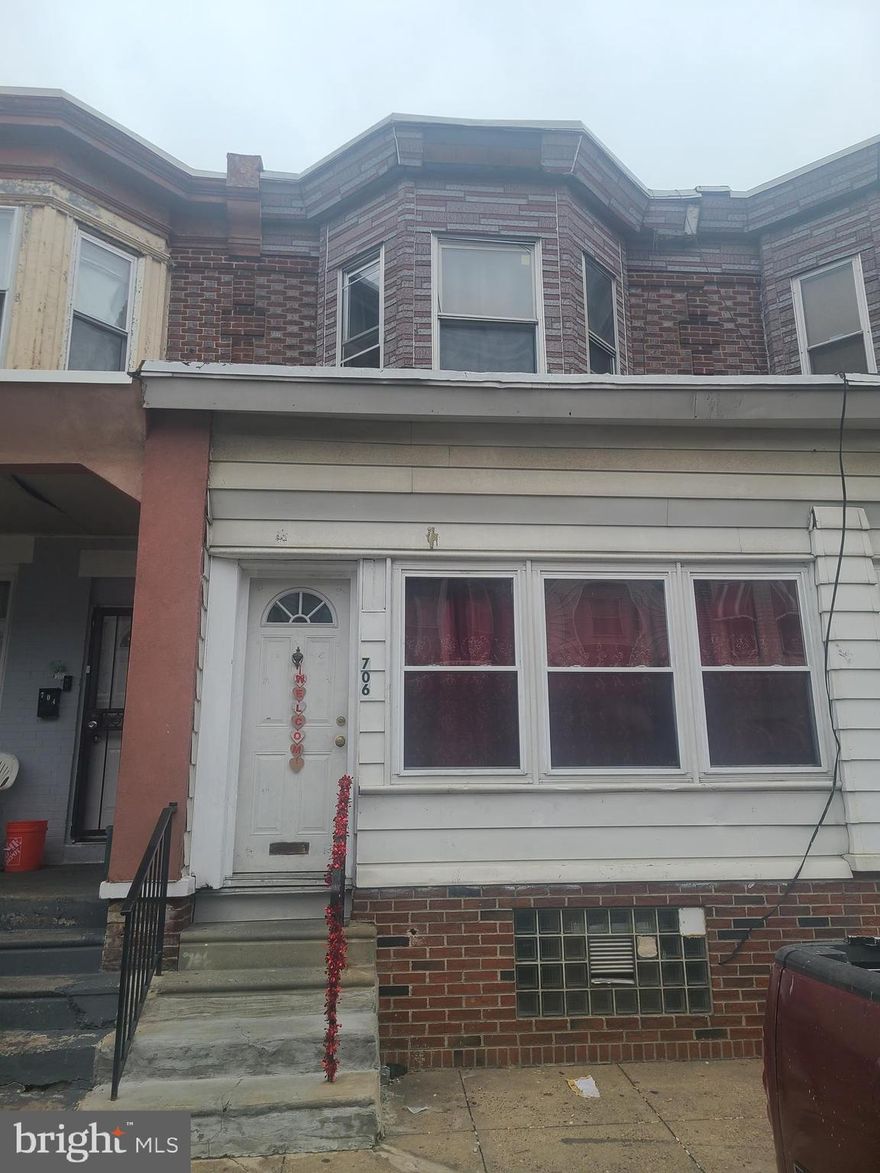 Investment Opportunity in the Wyoming area off of Roosevelt Blvd. 3 Bedrooms, 1 bath. *****This is a drive by only listing.***** Sold as-is. Buyer responsible for U&O. CASH only.