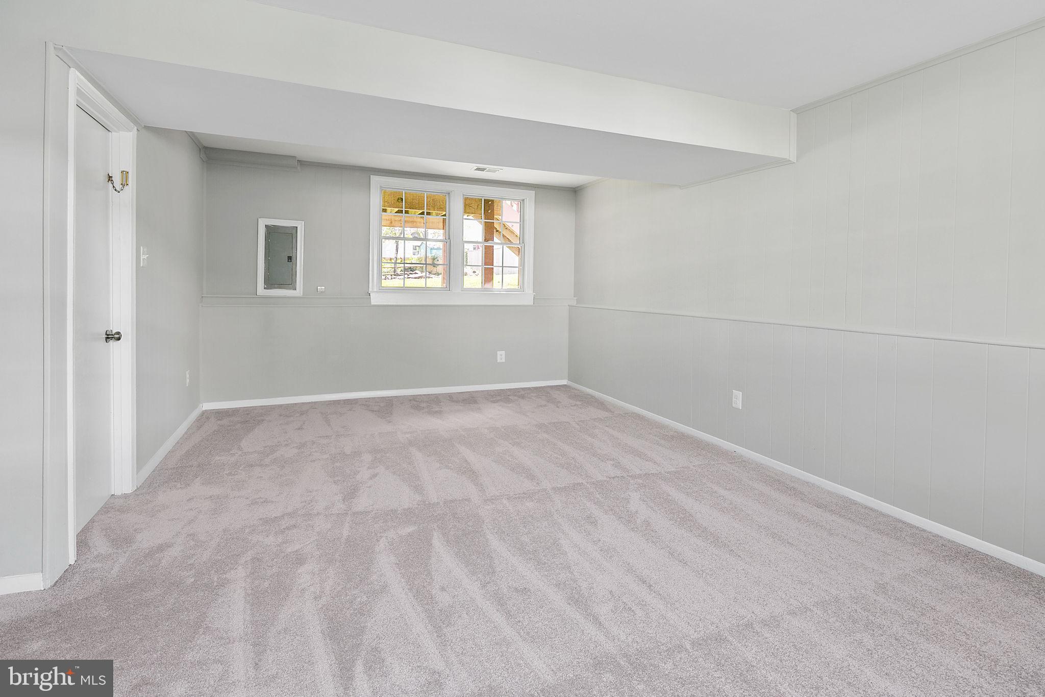 FOX MILL ESTATES - Residential