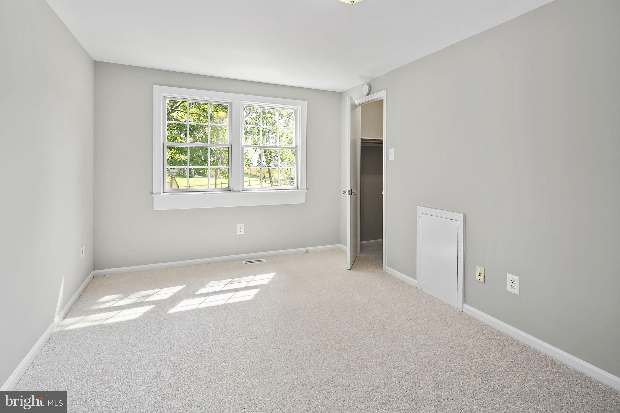 FOX MILL ESTATES - Residential