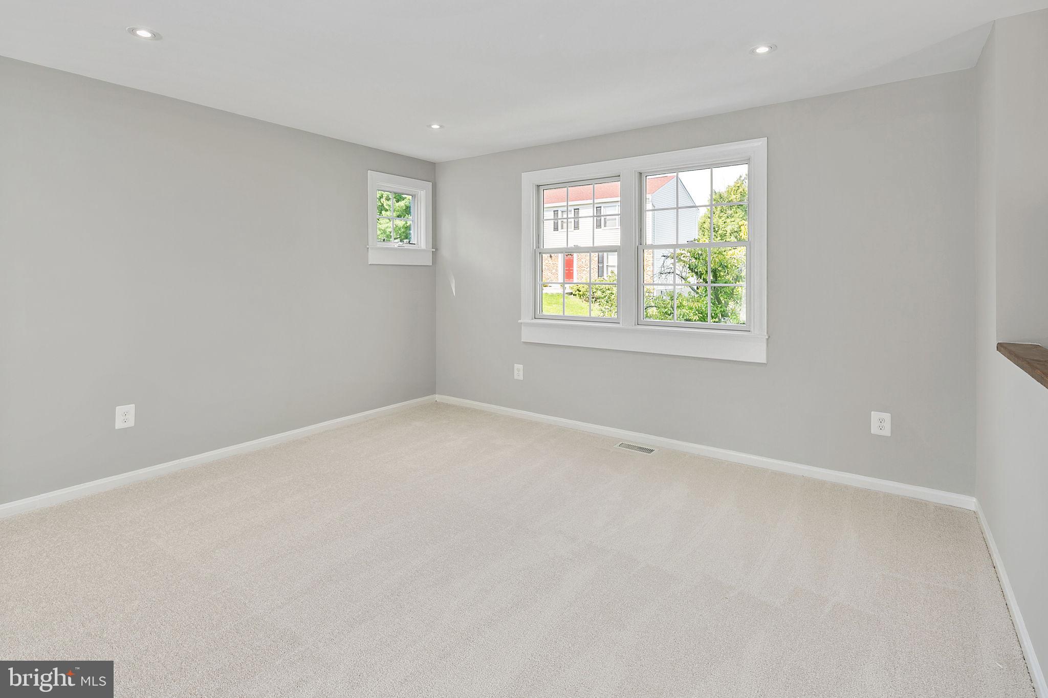 FOX MILL ESTATES - Residential