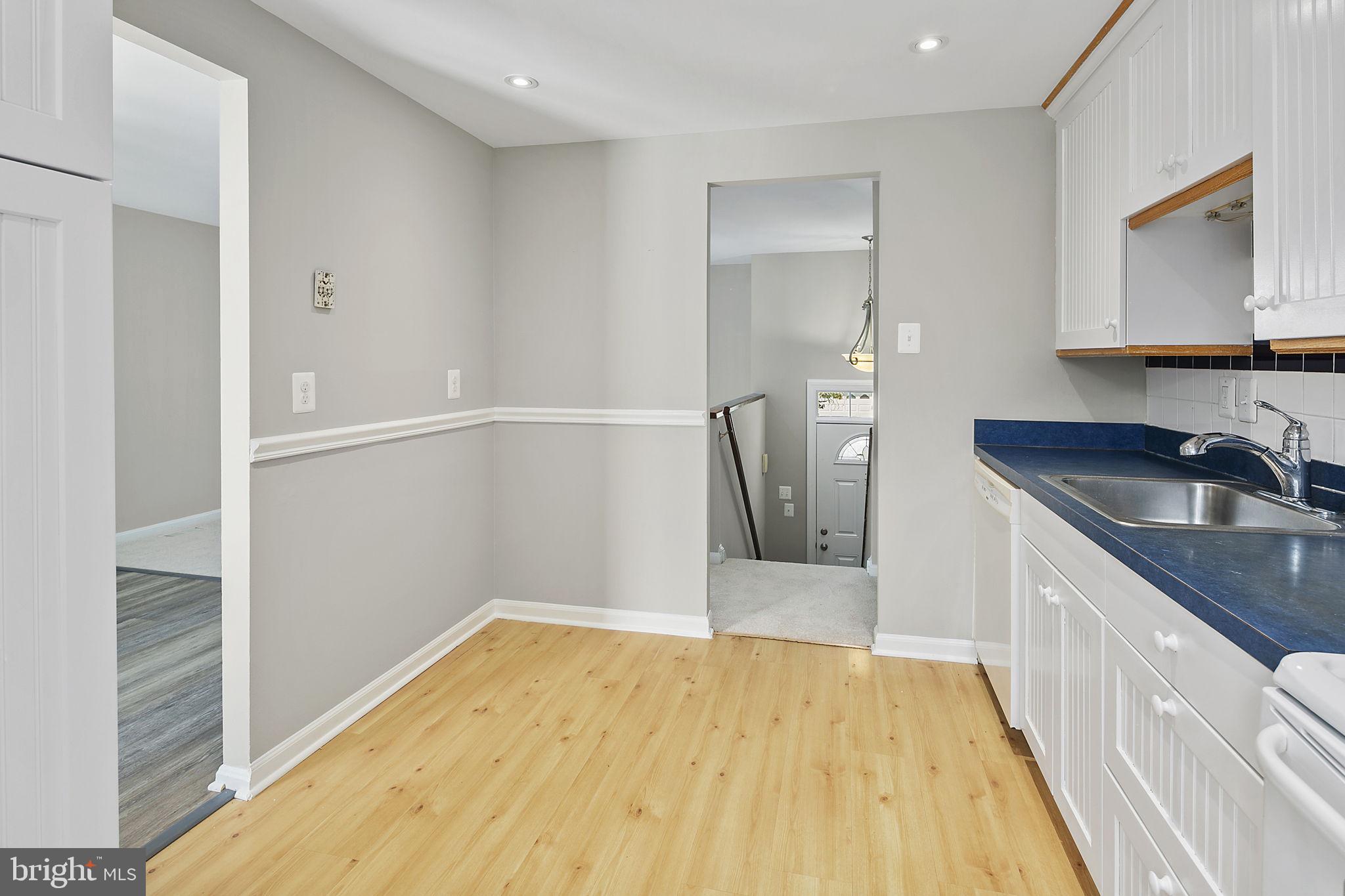 FOX MILL ESTATES - Residential