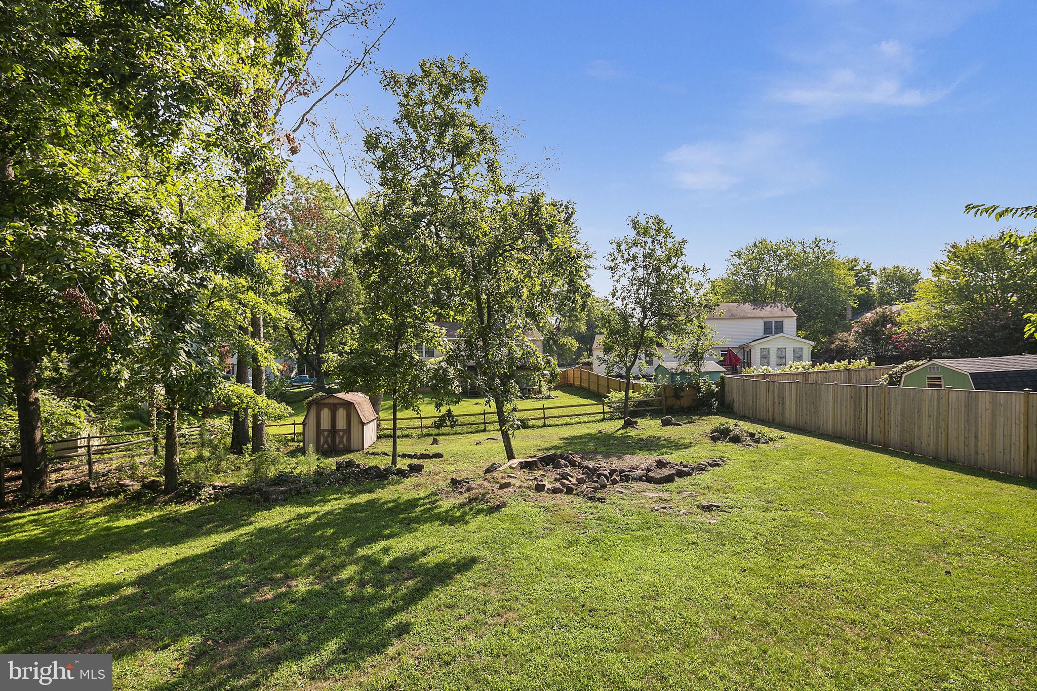 FOX MILL ESTATES - Residential