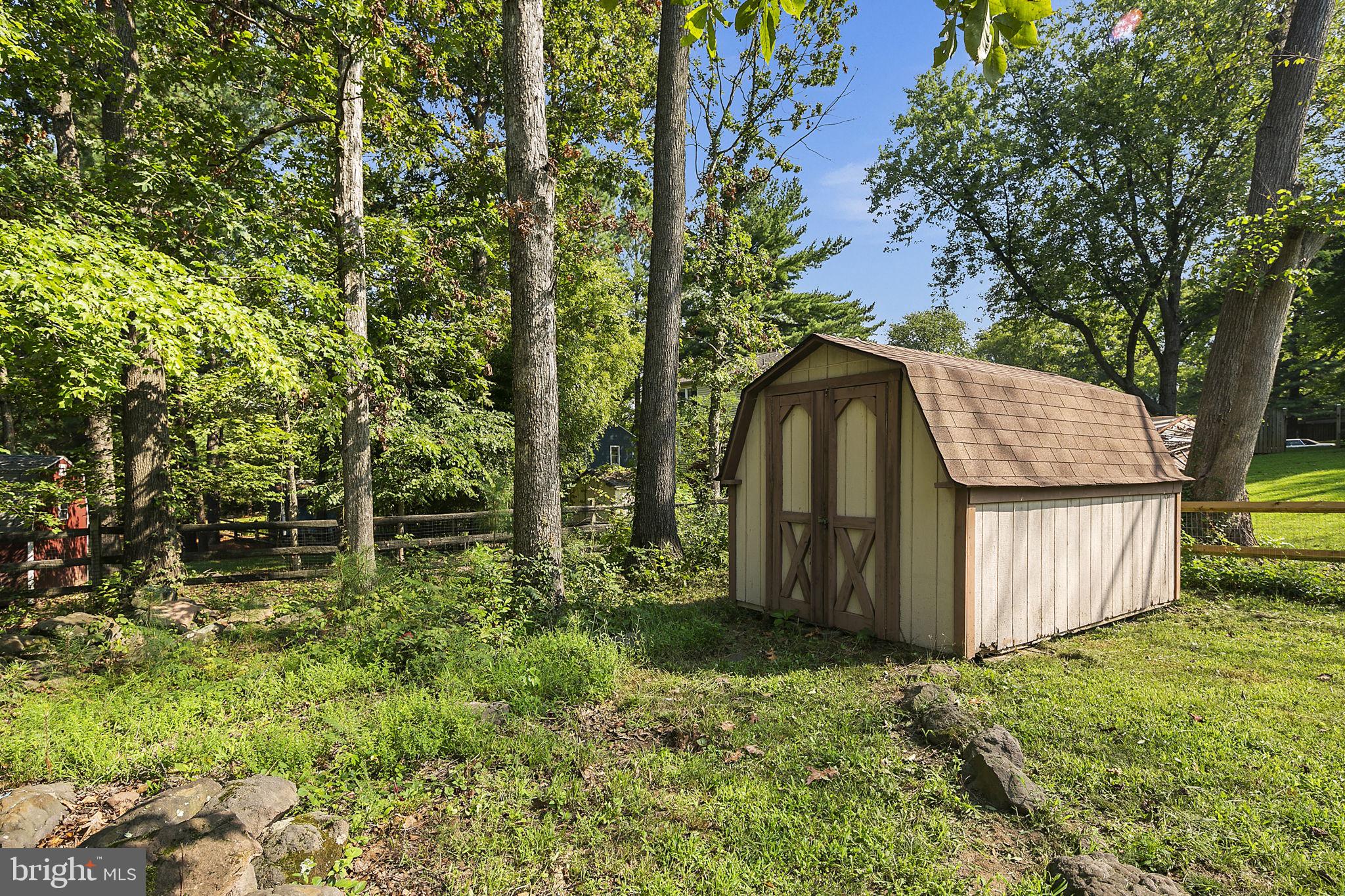 FOX MILL ESTATES - Residential