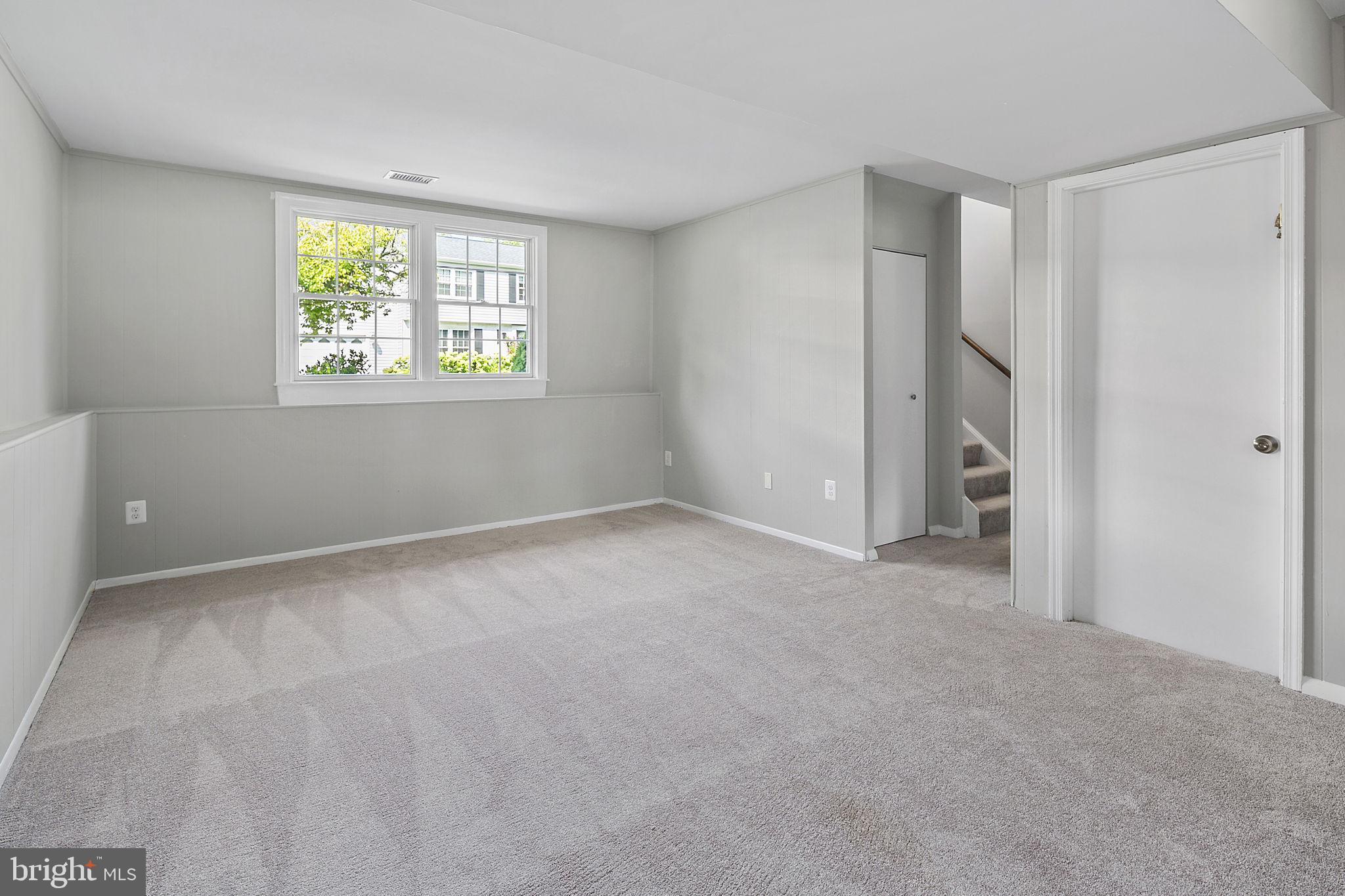 FOX MILL ESTATES - Residential