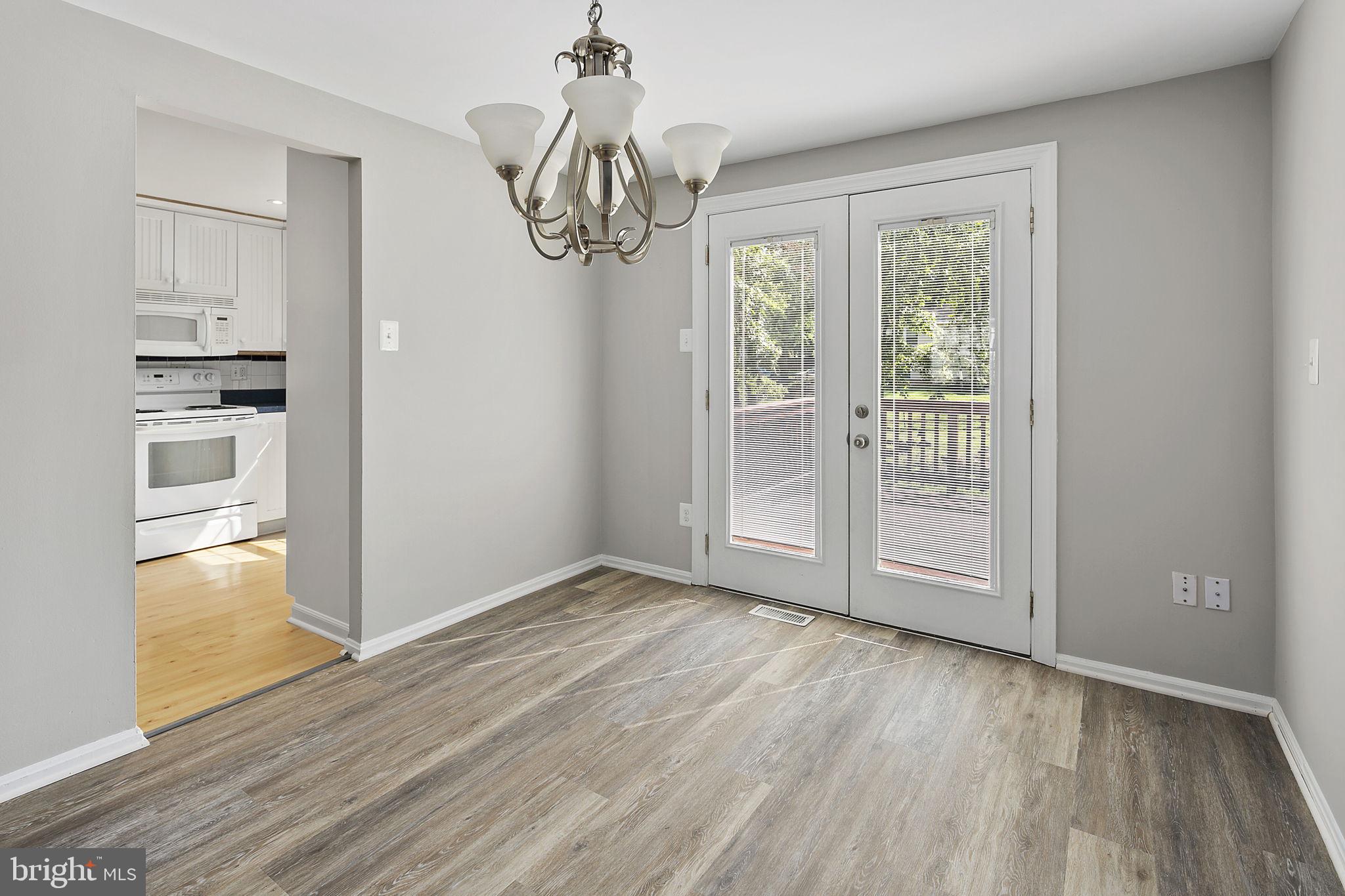 FOX MILL ESTATES - Residential