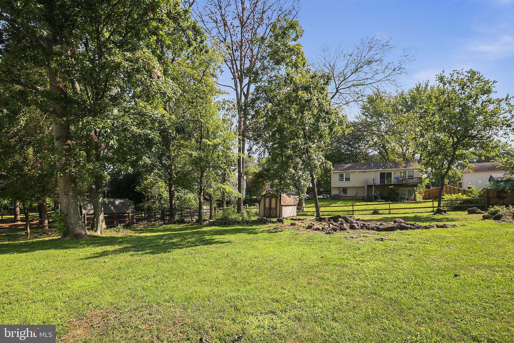 FOX MILL ESTATES - Residential