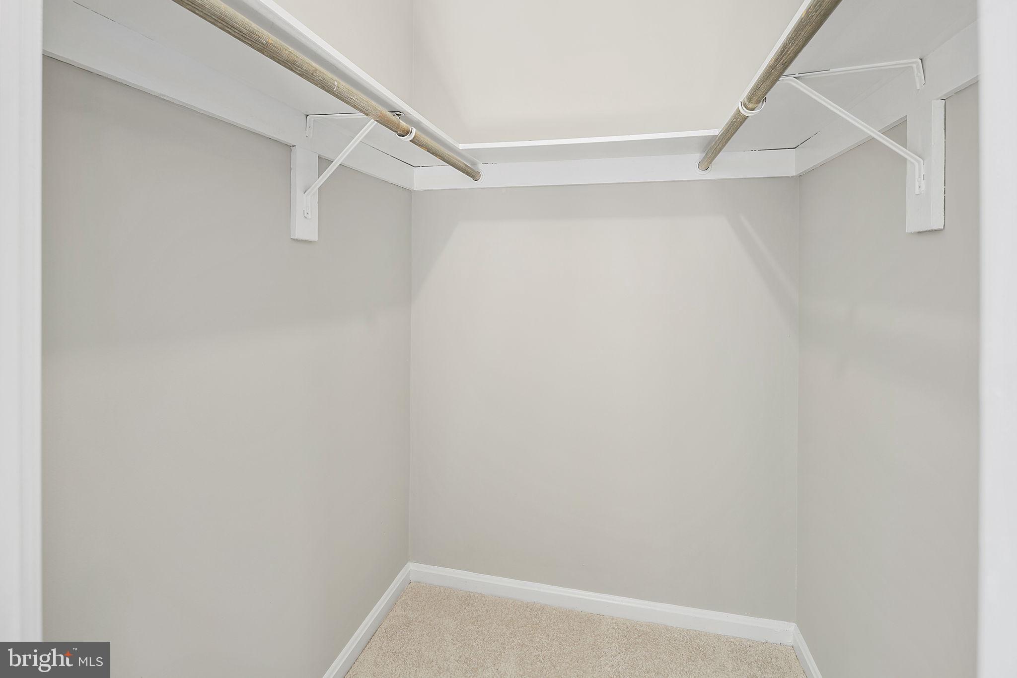 FOX MILL ESTATES - Residential