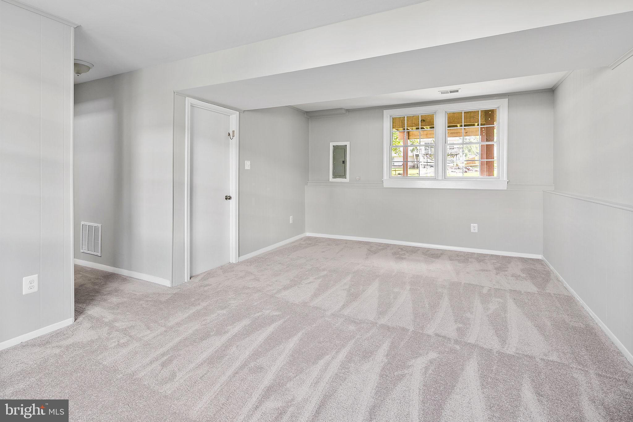 FOX MILL ESTATES - Residential