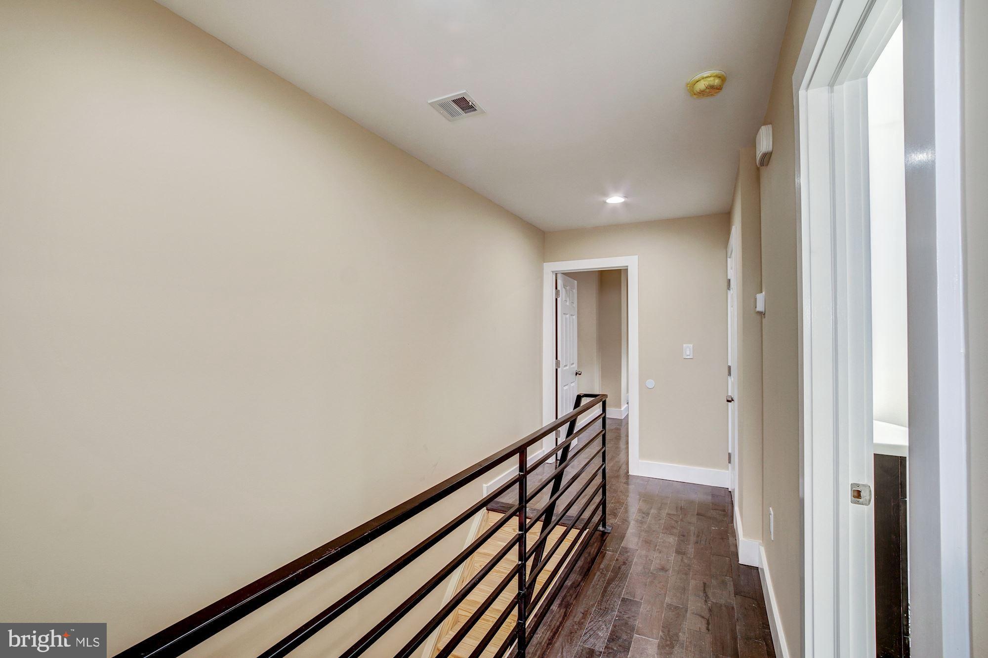 PORT RICHMOND - Residential Lease