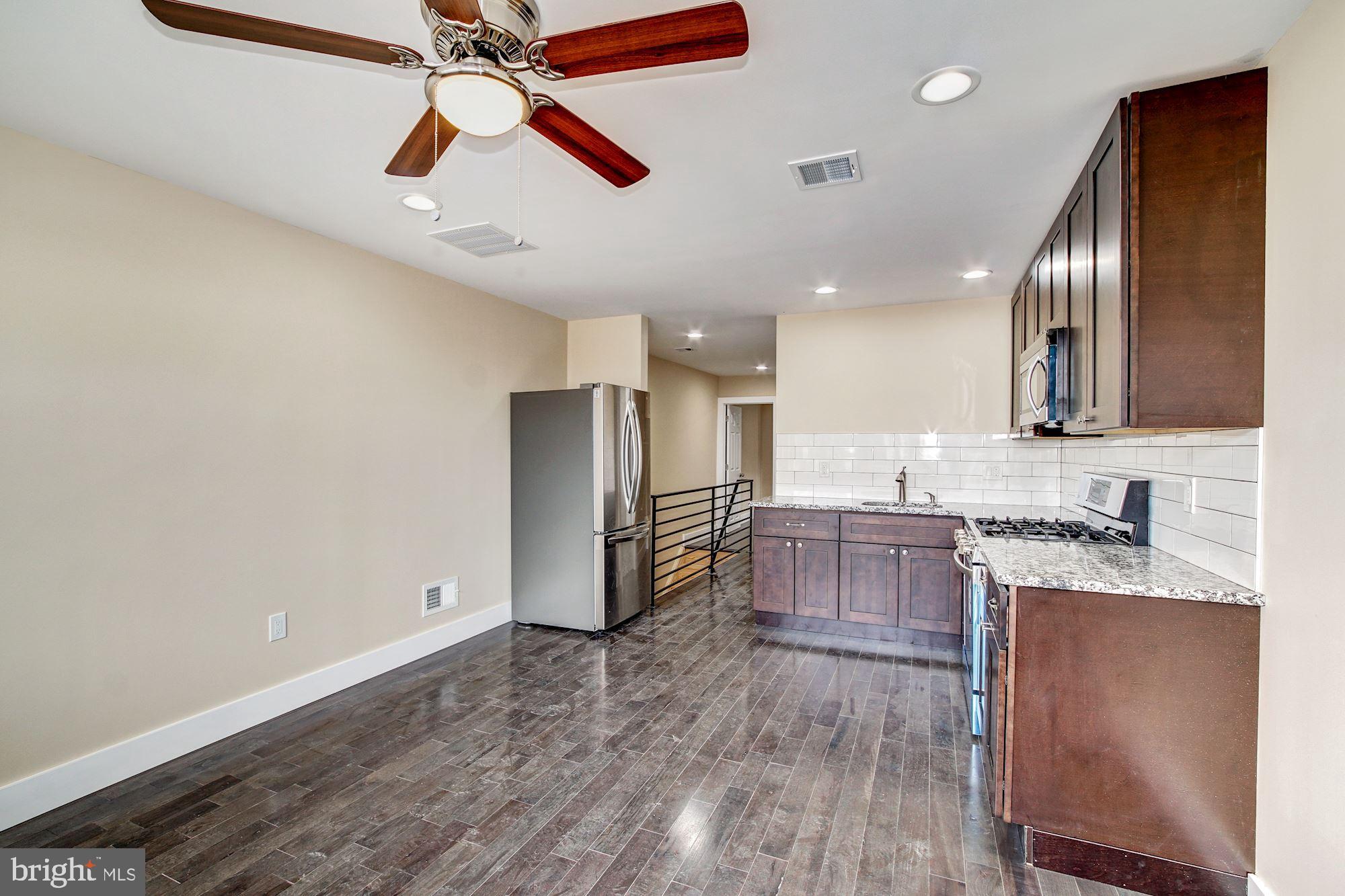 PORT RICHMOND - Residential Lease