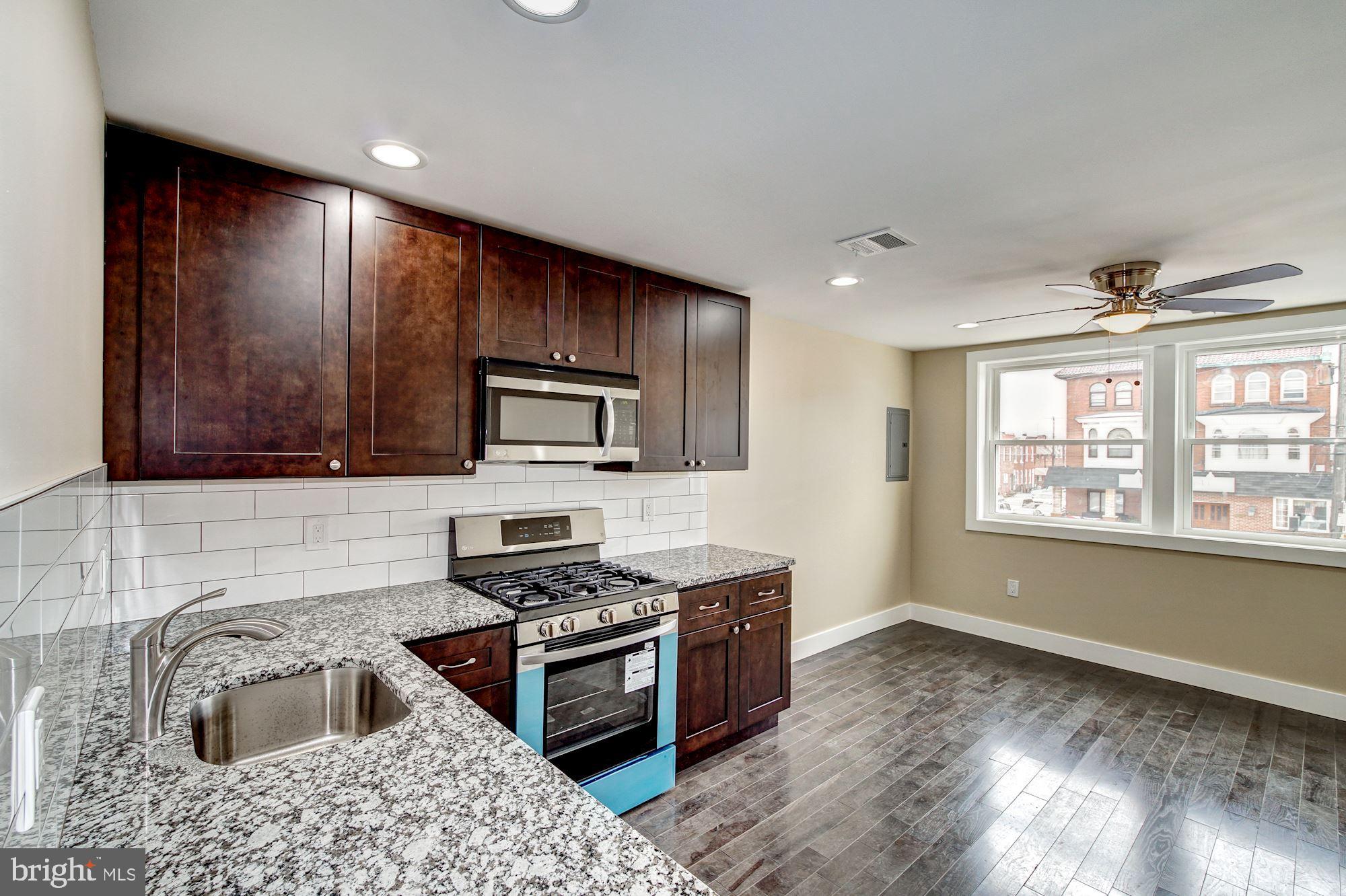 PORT RICHMOND - Residential Lease