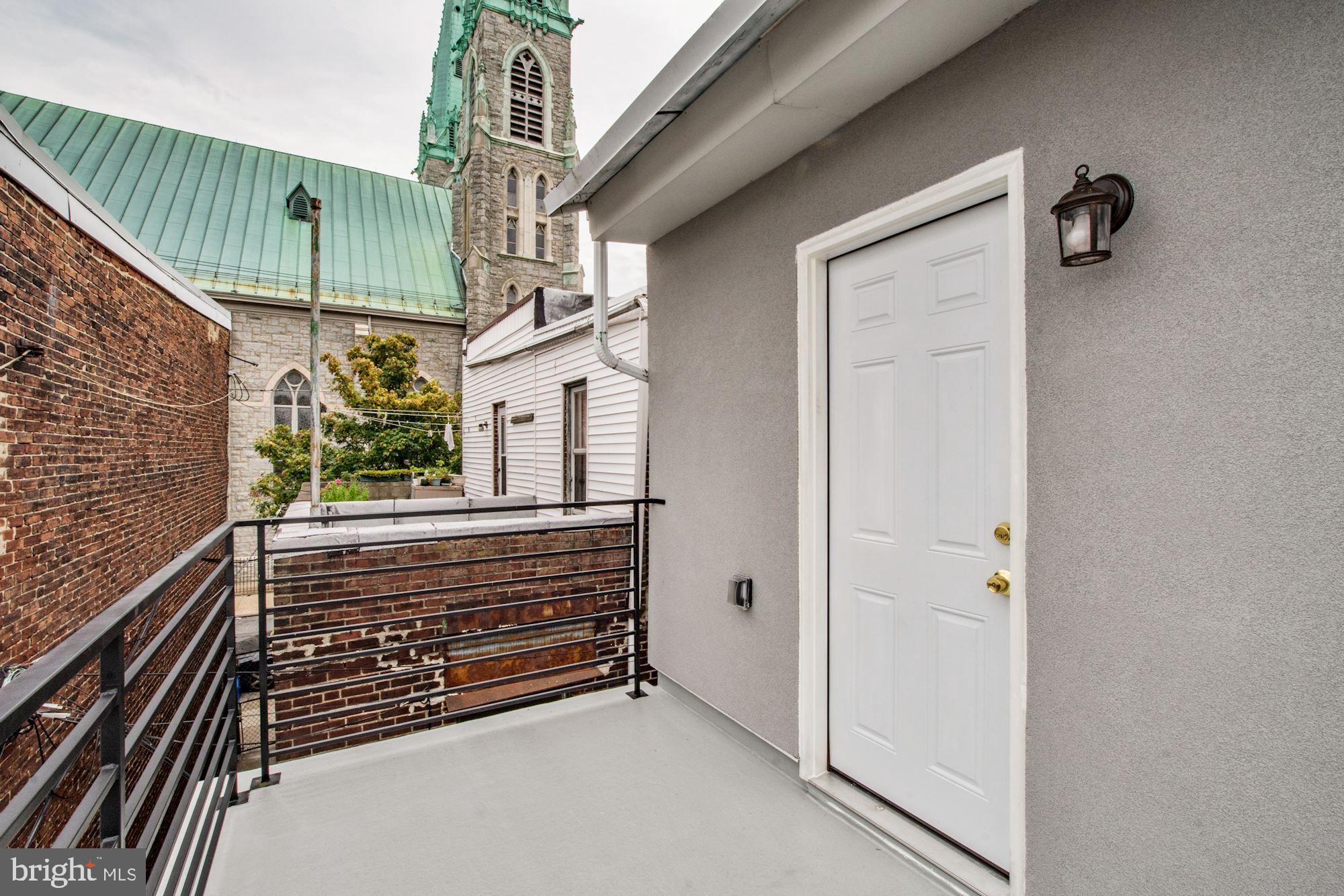 PORT RICHMOND - Residential Lease