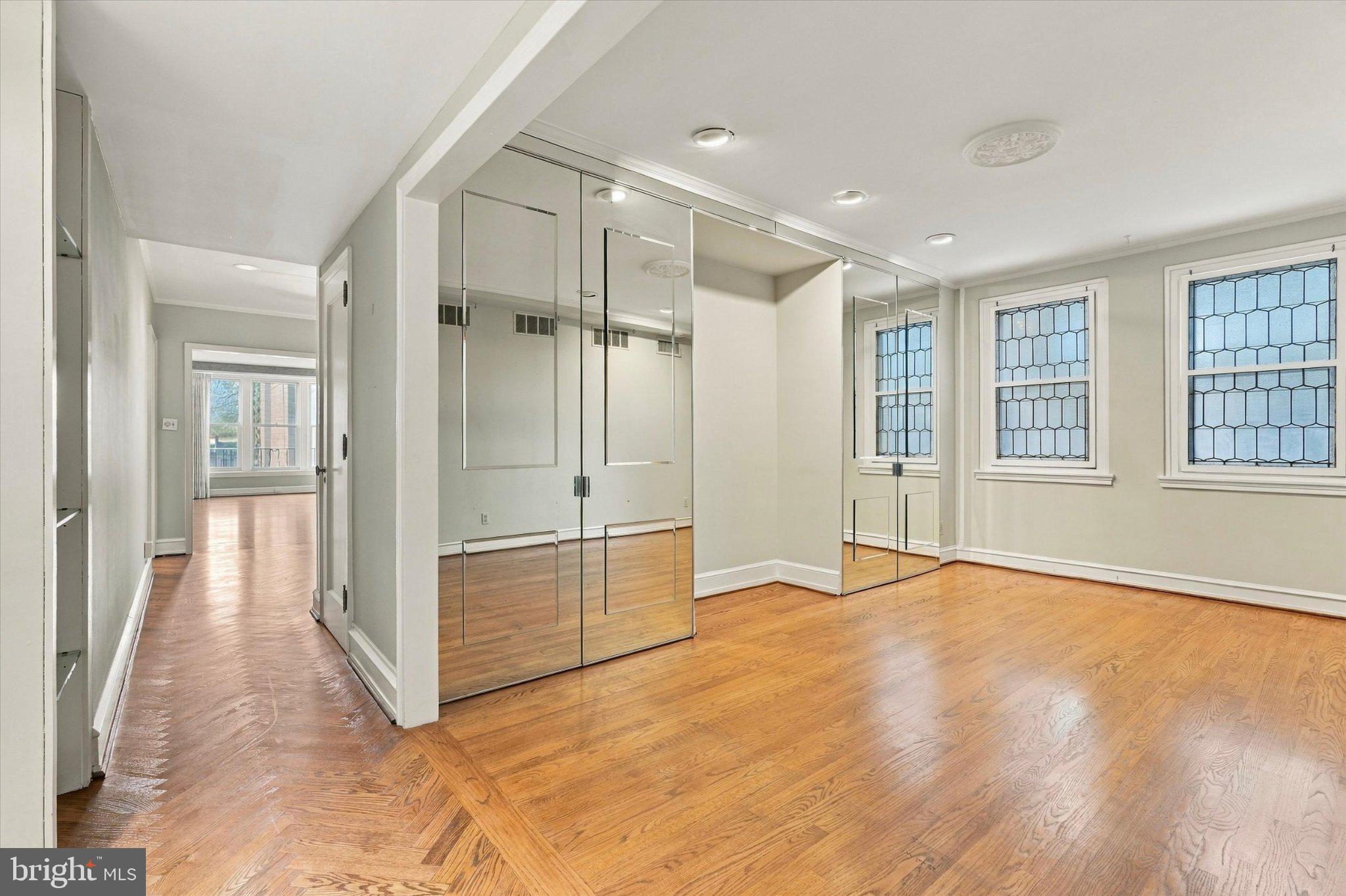 1901 WALNUT STREET 6A