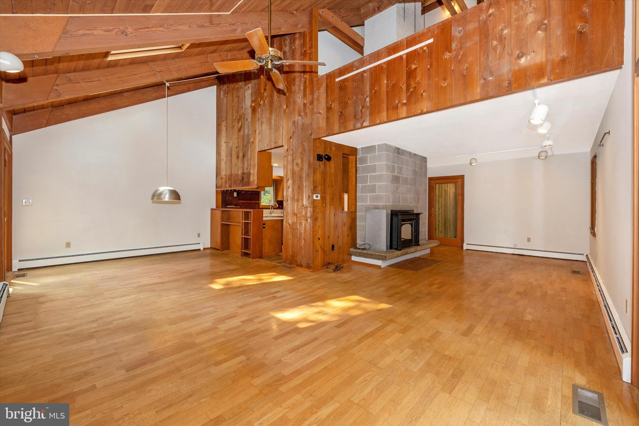 BARNESVILLE OUTSIDE - Residential