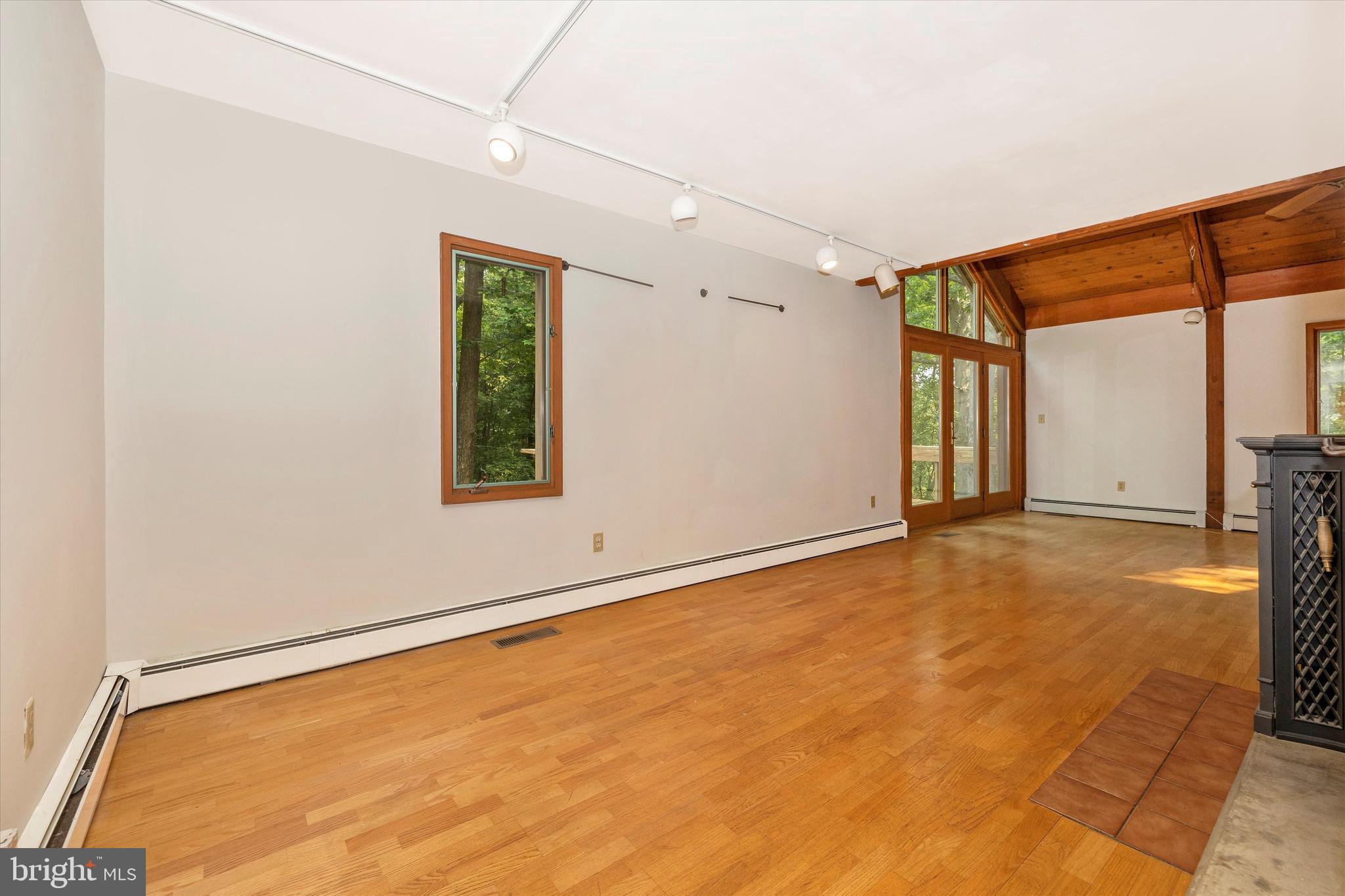 BARNESVILLE OUTSIDE - Residential