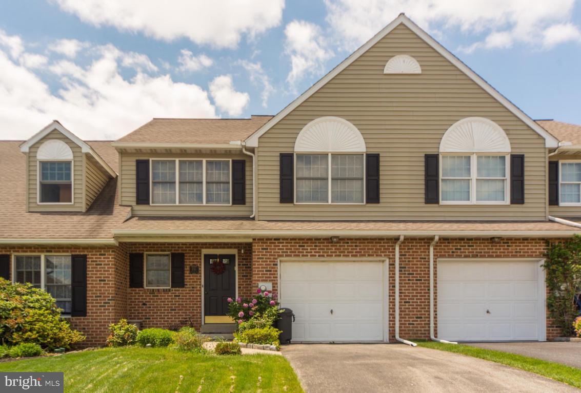 SUMMIT HILLS - Residential