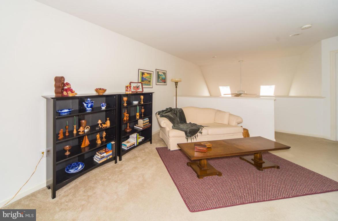 SUMMIT HILLS - Residential