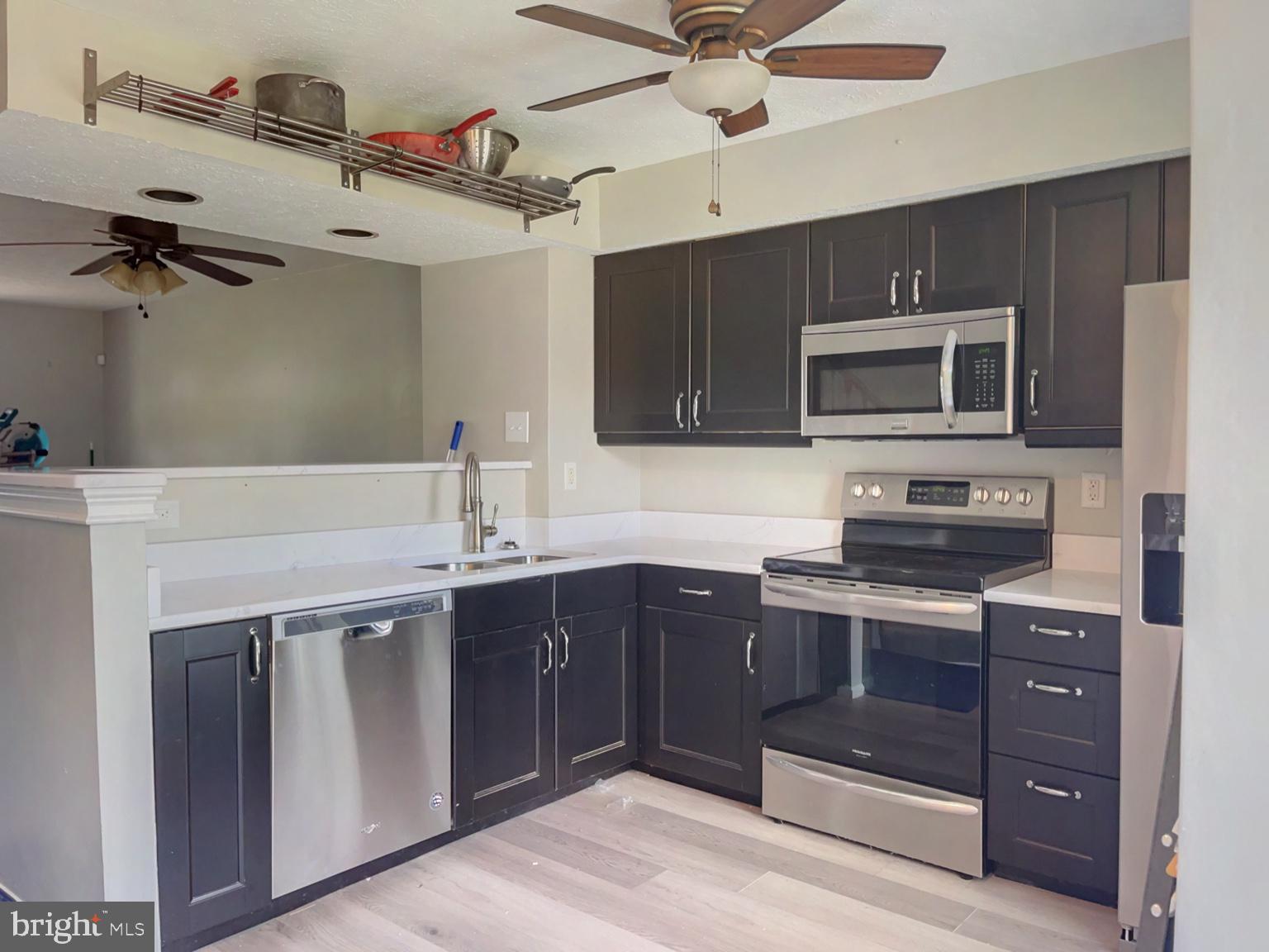 LAUREL WOODS - Residential Lease