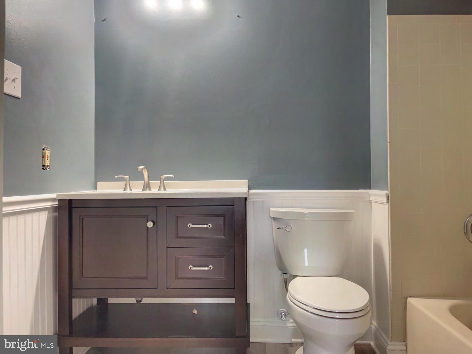 LAUREL WOODS - Residential Lease