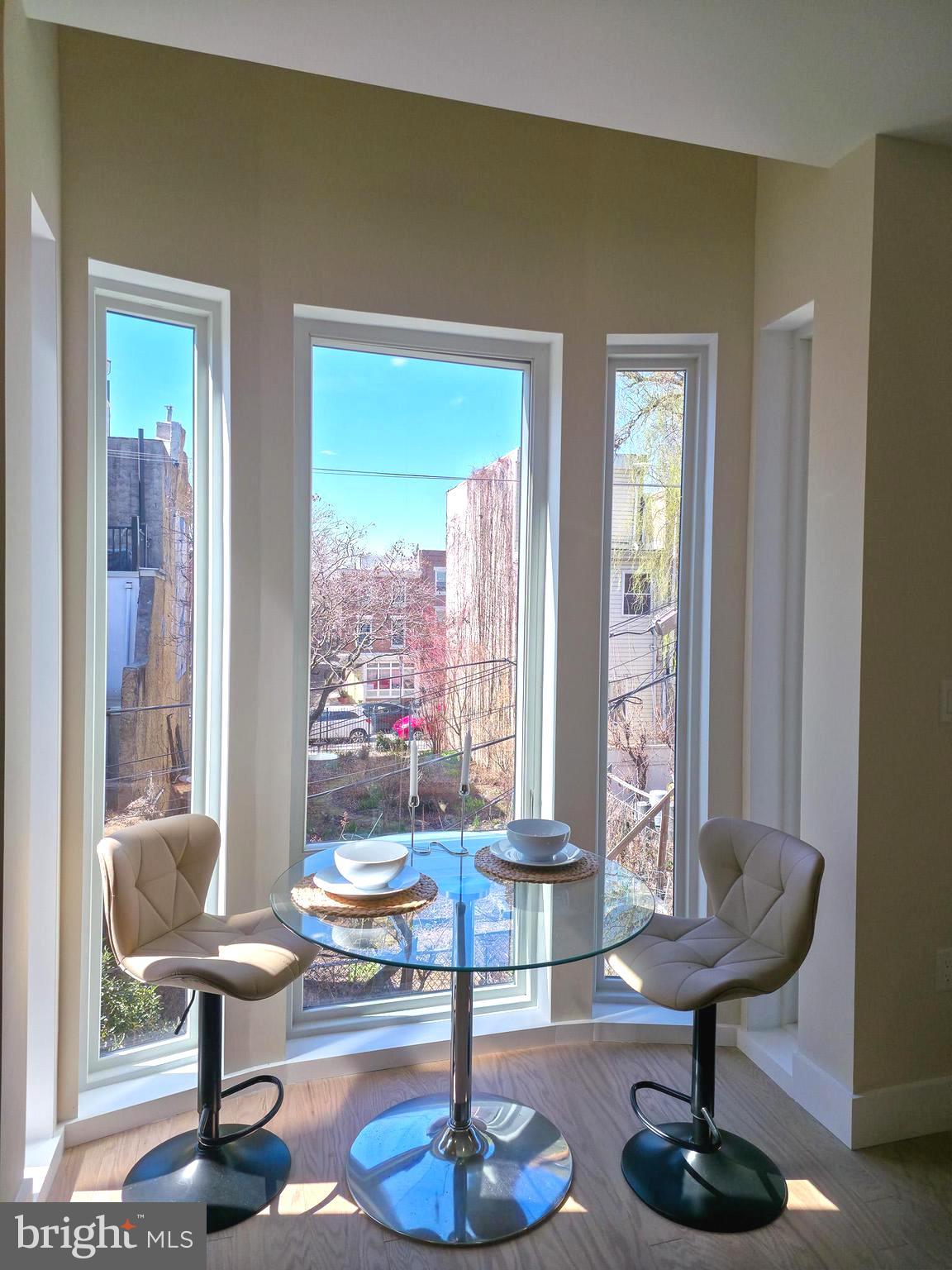 QUEEN VILLAGE - Residential