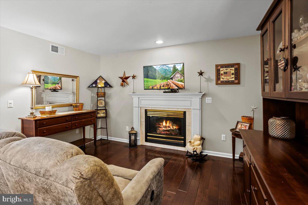 RUNNYMEDE EAST - Residential