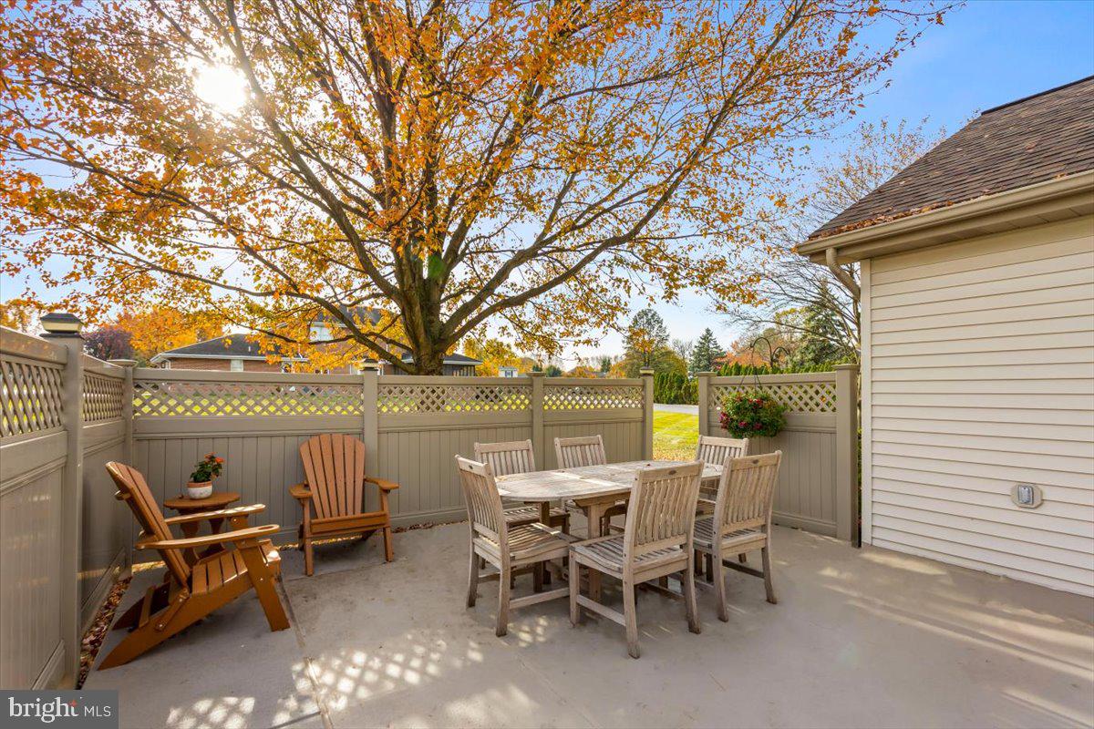 RUNNYMEDE EAST - Residential