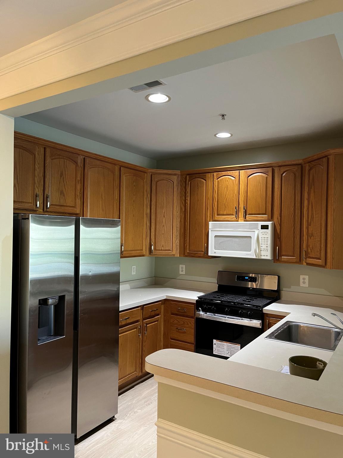 IRWINS CHOICE - Residential Lease