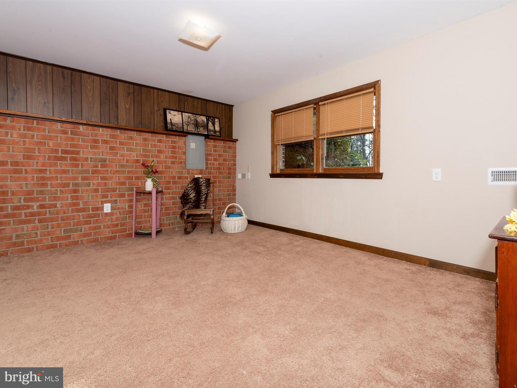 DENVER/REINHOLDS - Residential