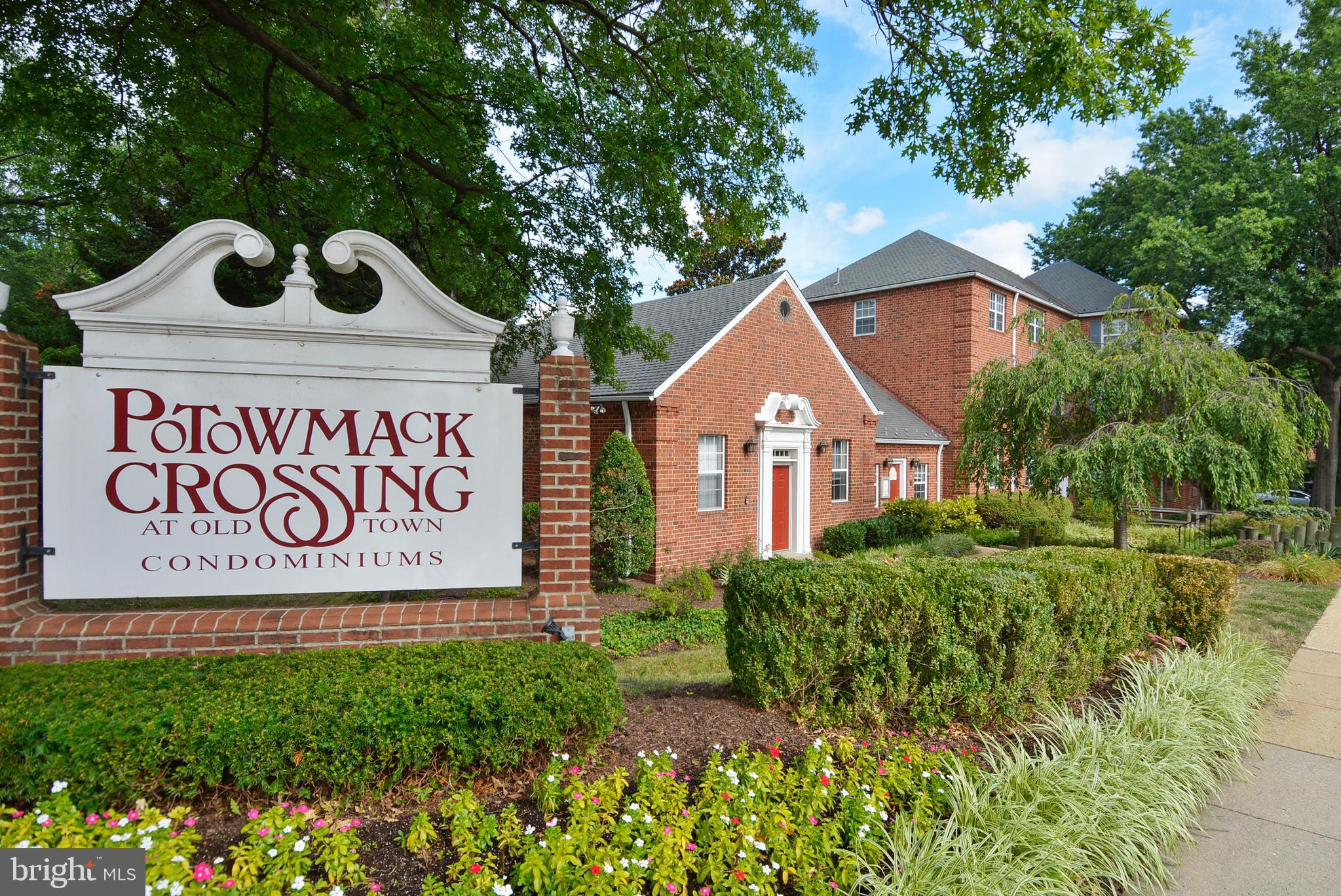POTOWMACK CROSSING - Residential Lease