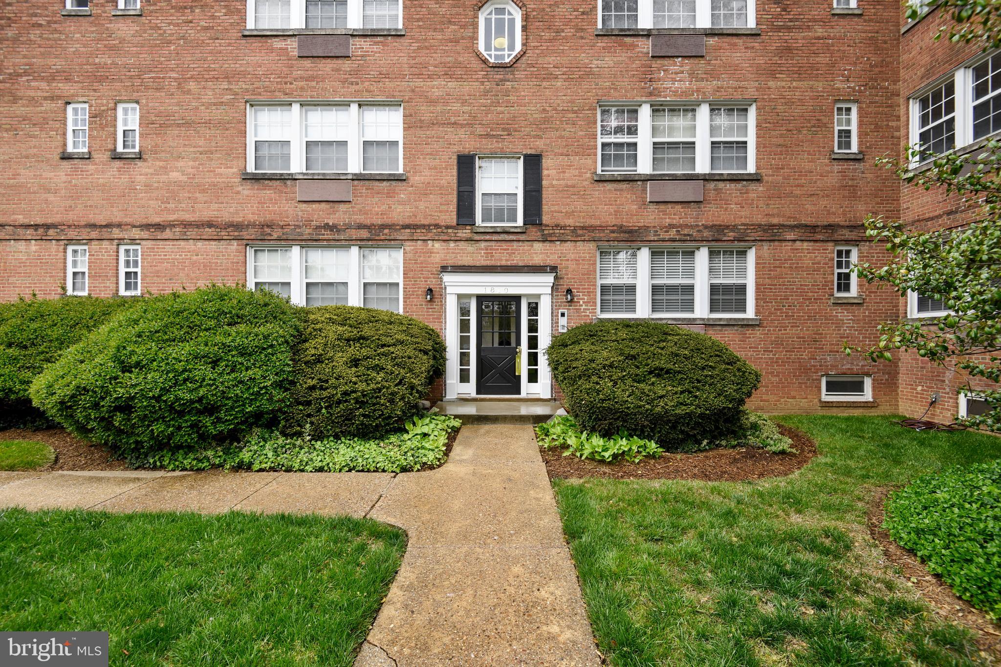 POTOWMACK CROSSING - Residential Lease