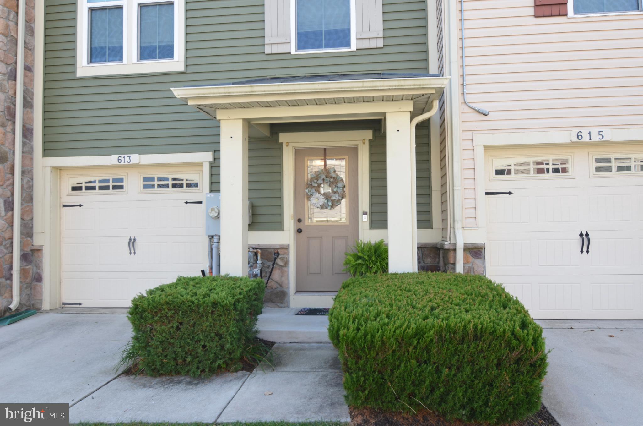 613 FOXWOOD DRIVE
