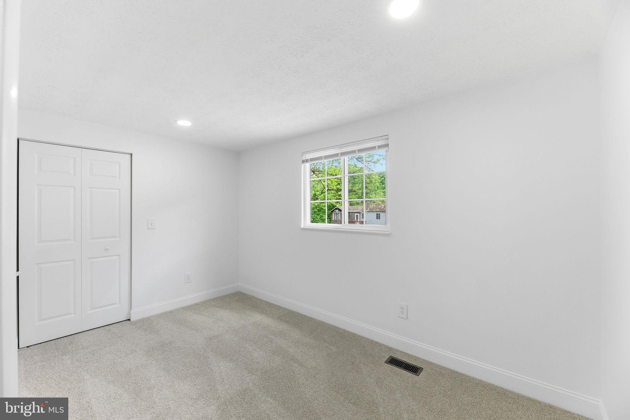 PROSPECT KNOLLS - Residential