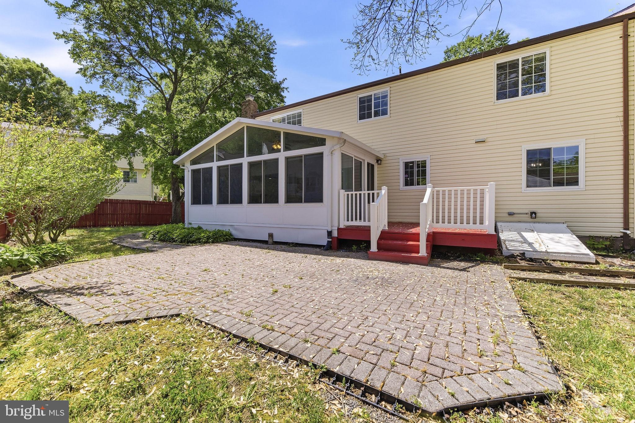 PROSPECT KNOLLS - Residential