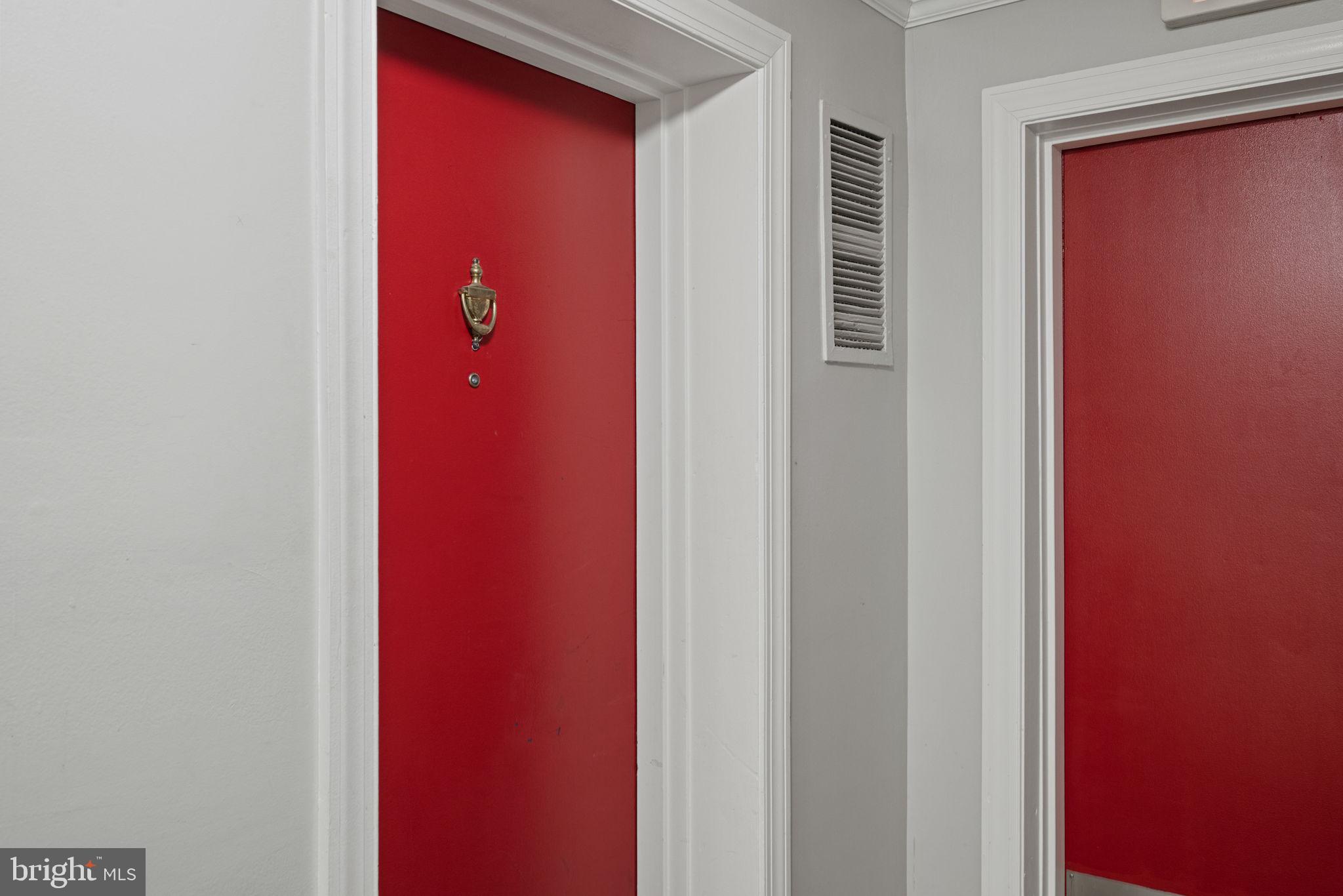 LAFAYETTE PARK CONDOMINIUM - Residential Lease