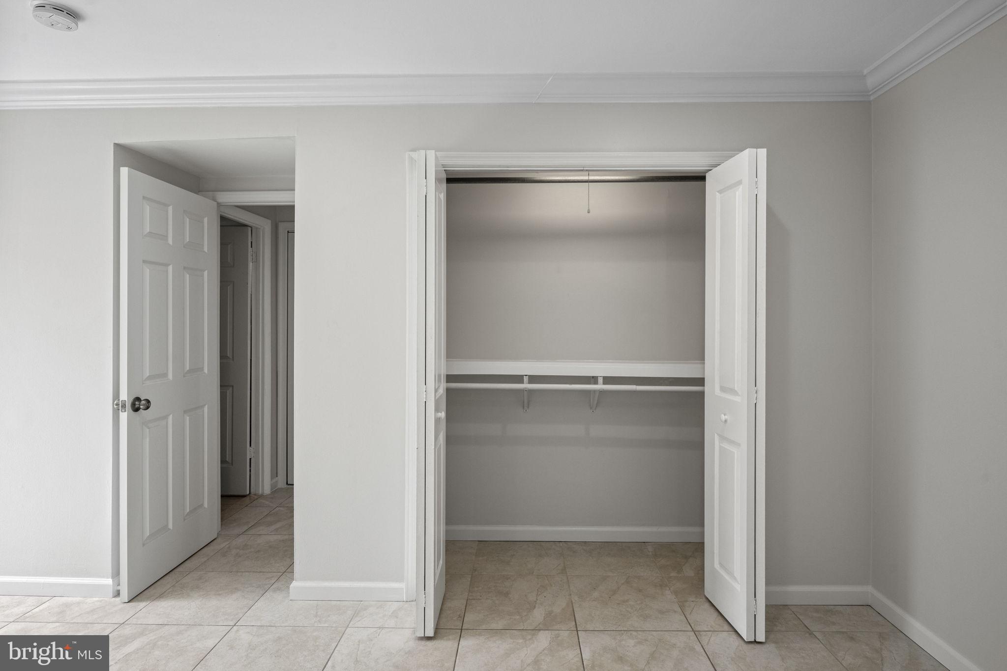 LAFAYETTE PARK CONDOMINIUM - Residential Lease